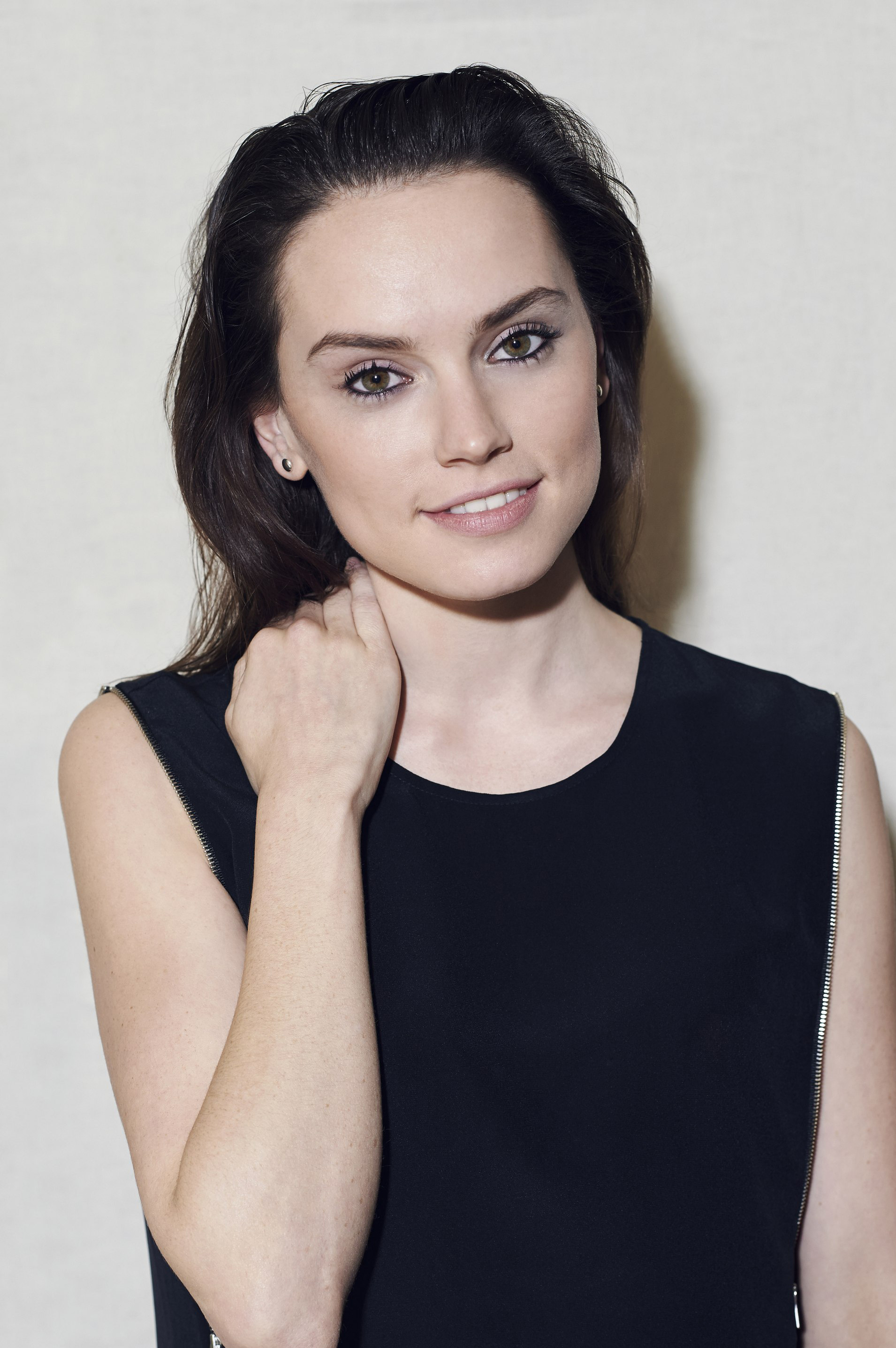 Daisy Ridley wallpapers, Celebrity HQ images, 4K resolution, 1910x2880 HD Phone
