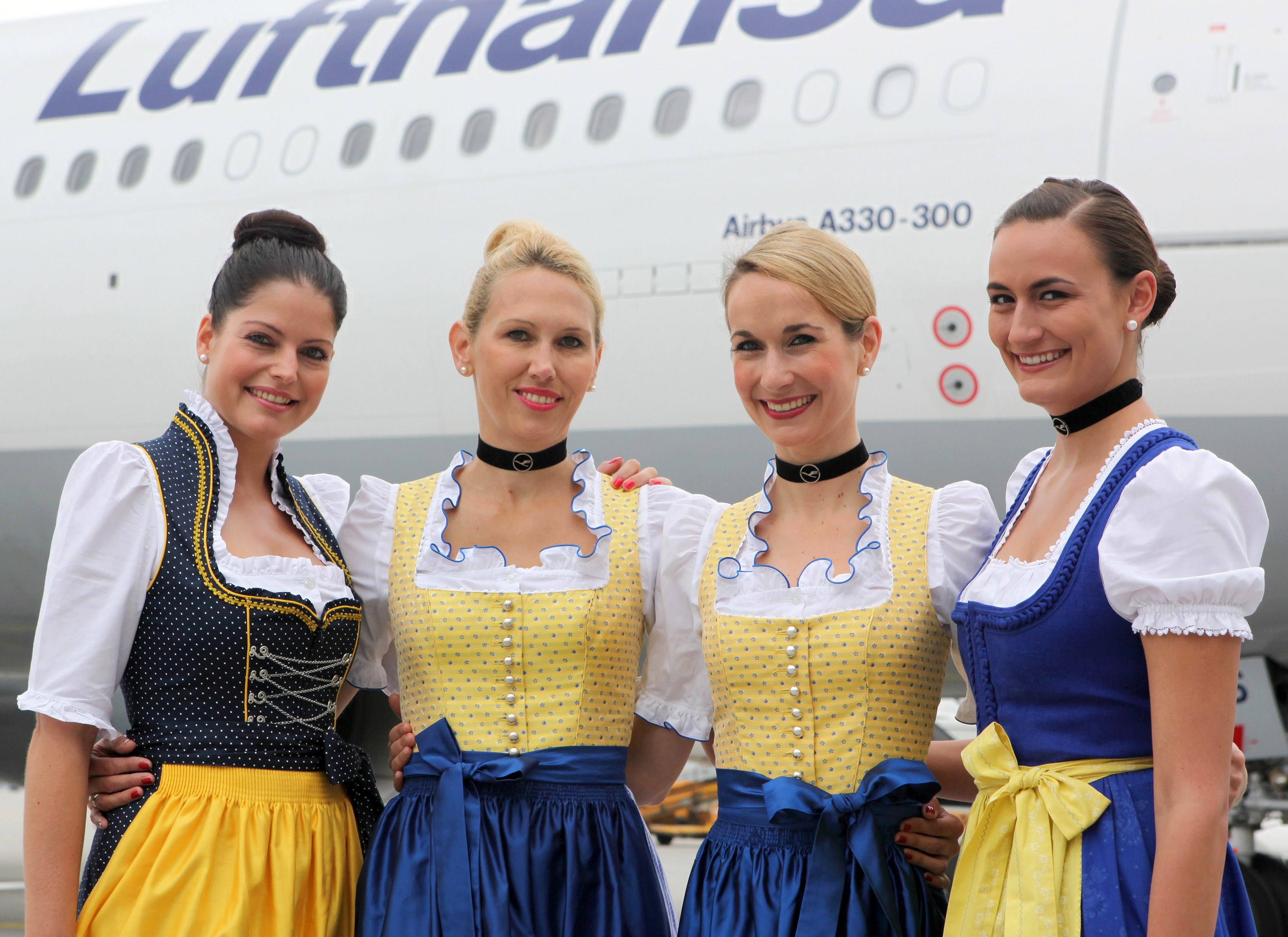 Lufthansa, Girls1, Lufthansa flyer, Women in aviation, 2840x2070 HD Desktop