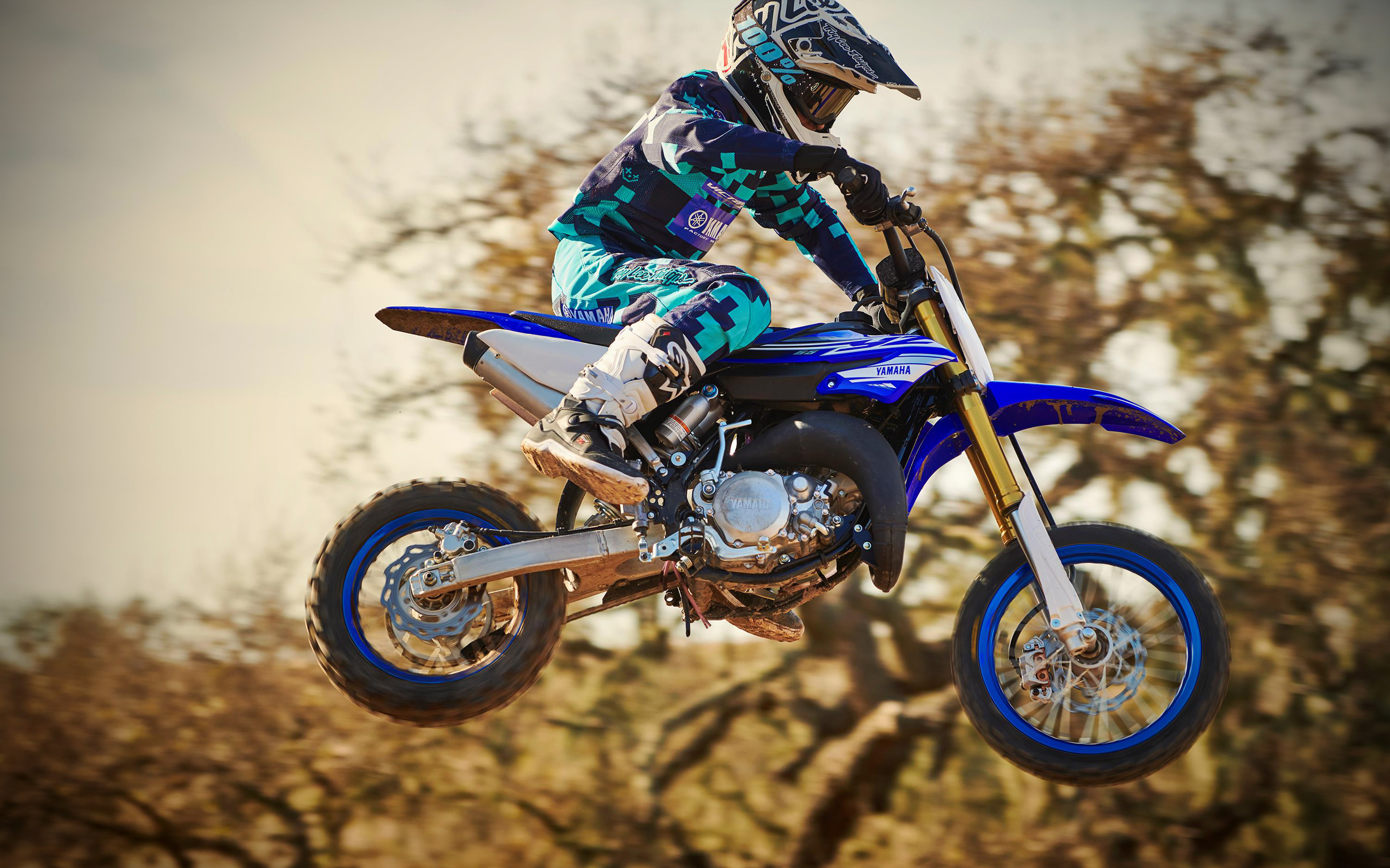 Yamaha YZ65, 4K extreme wallpaper, Flying motorcycle, High-quality pictures, 2880x1800 HD Desktop