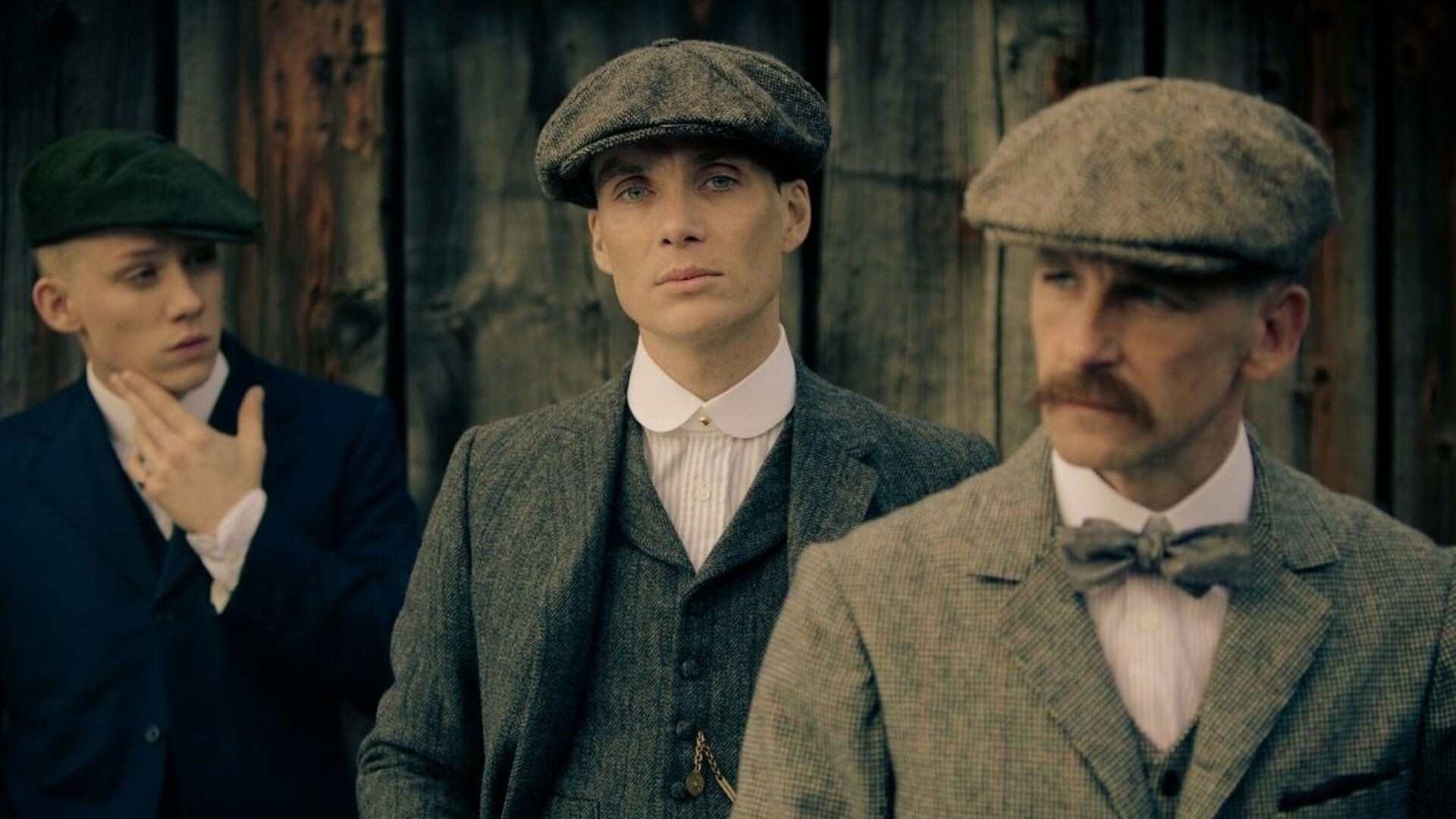 Peaky Blinders: A notorious gang in 1919 Birmingham, England, Fierce Tommy Shelby, a crime boss set on moving up in the world no matter the cost. 1920x1080 Full HD Wallpaper.