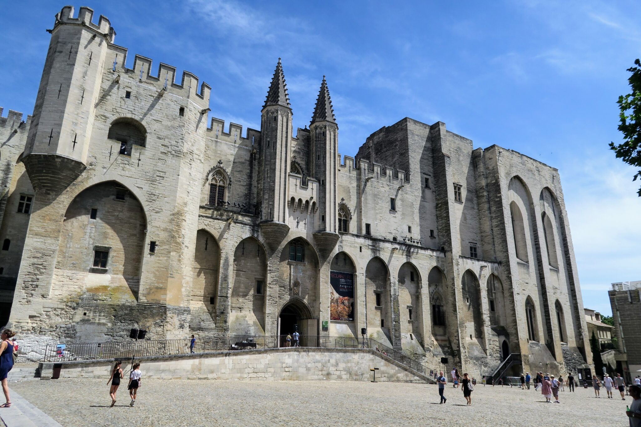 Things to do, Avignon France, Avignon attractions, Cultural exploration, 2050x1370 HD Desktop