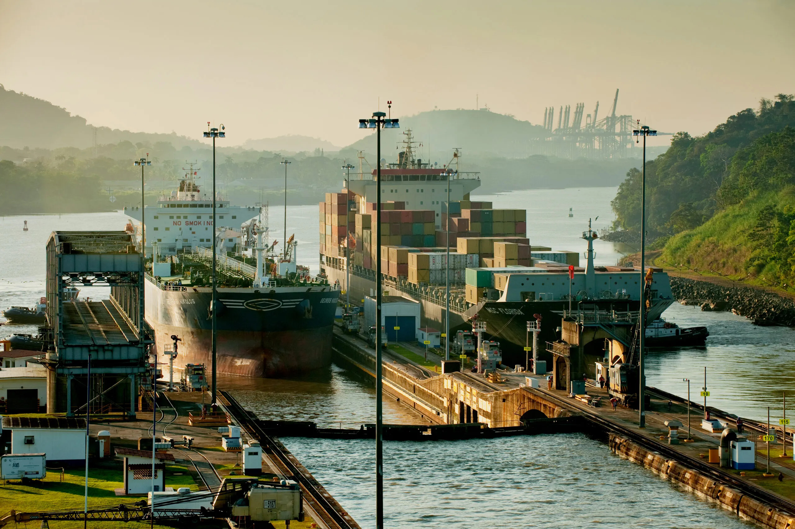 Panama Canal, Global commerce hub, Gateway to the Americas, Diplomat magazine featured, 2560x1710 HD Desktop