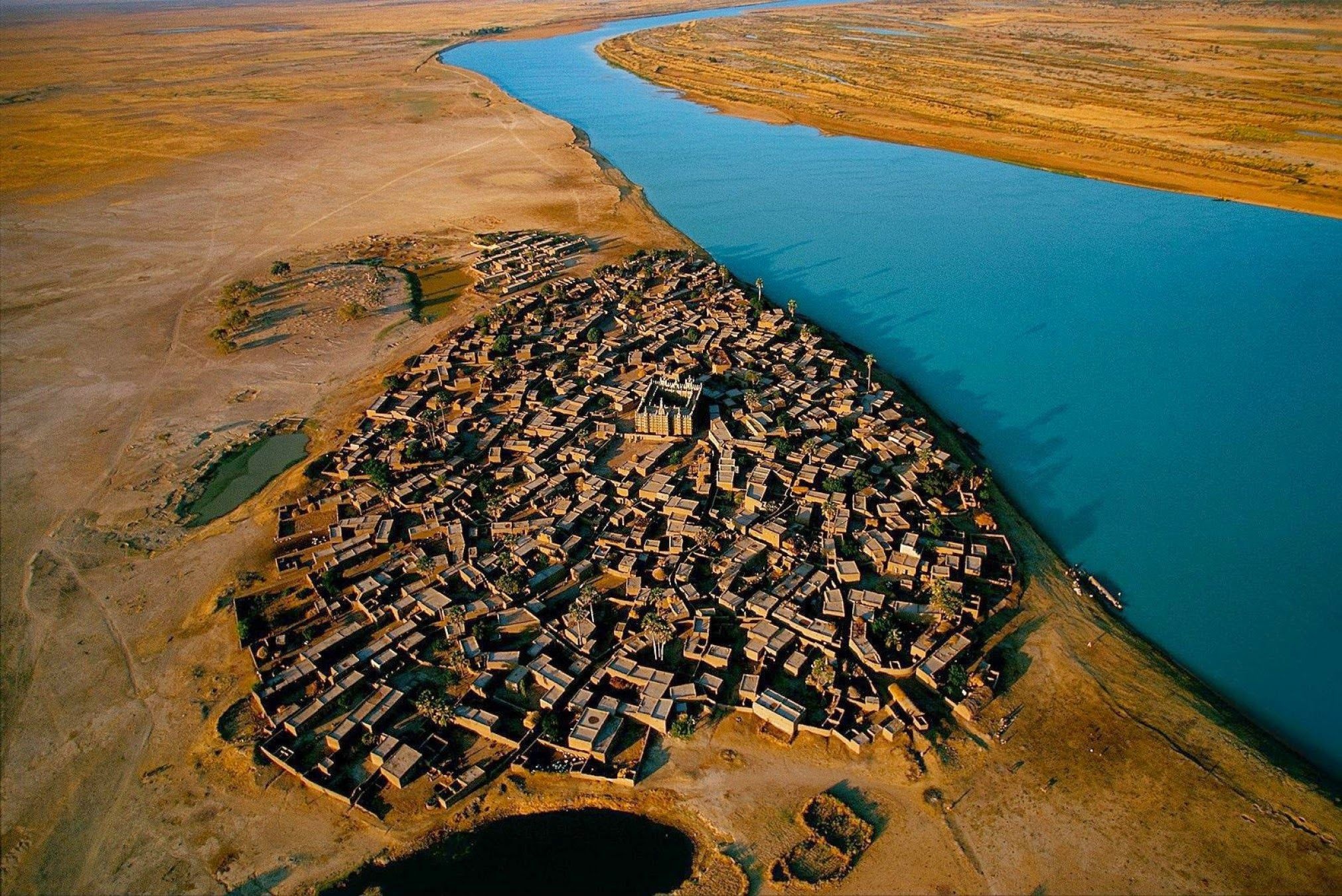Niger River, village on the bank, Niger River, Mali, 2030x1350 HD Desktop