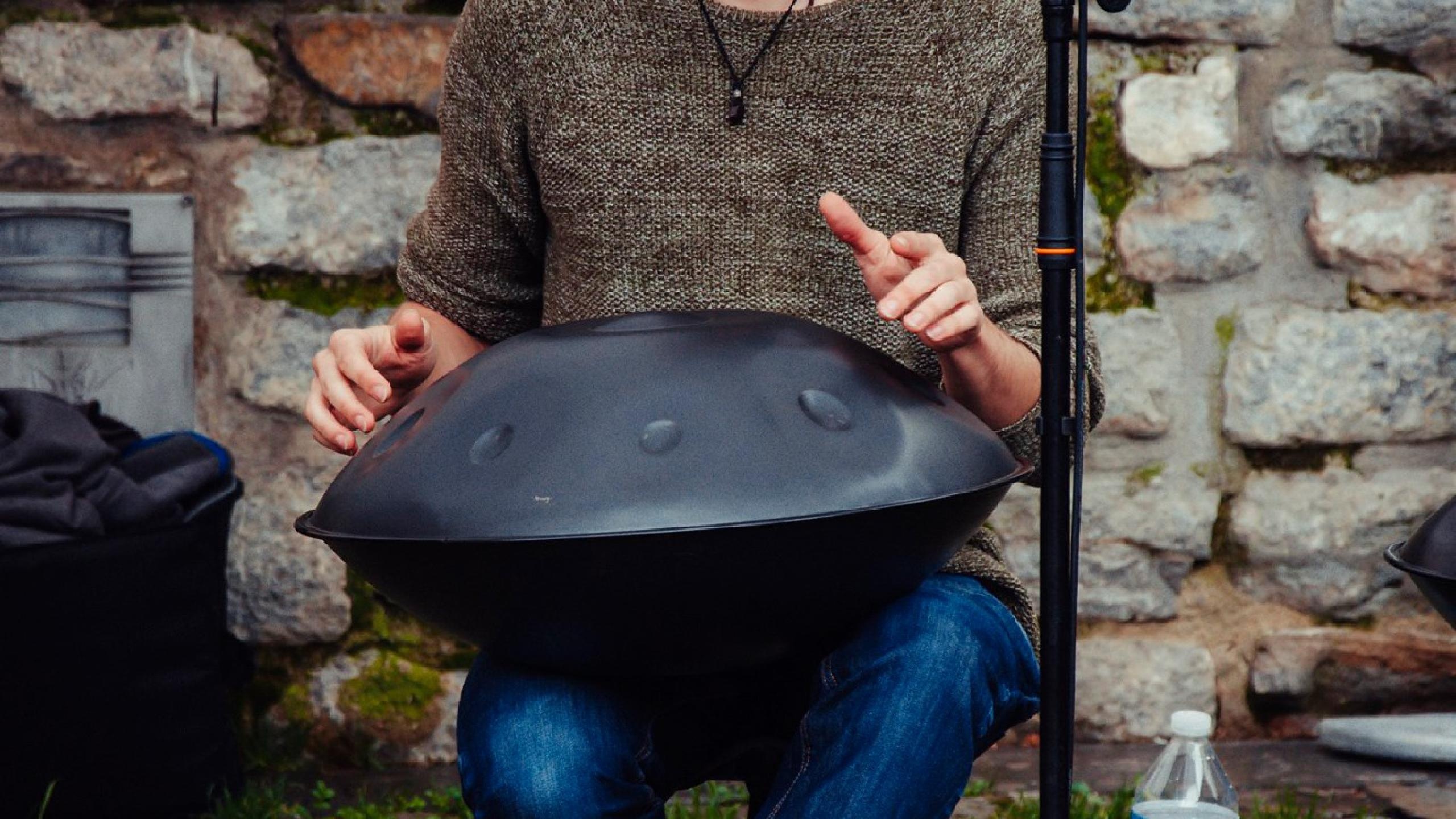 Handpan: A Musical Handpan Weekend In UK, Concert, Intuitive Instruments, Created in 2001 in Switzerland. 2560x1440 HD Background.