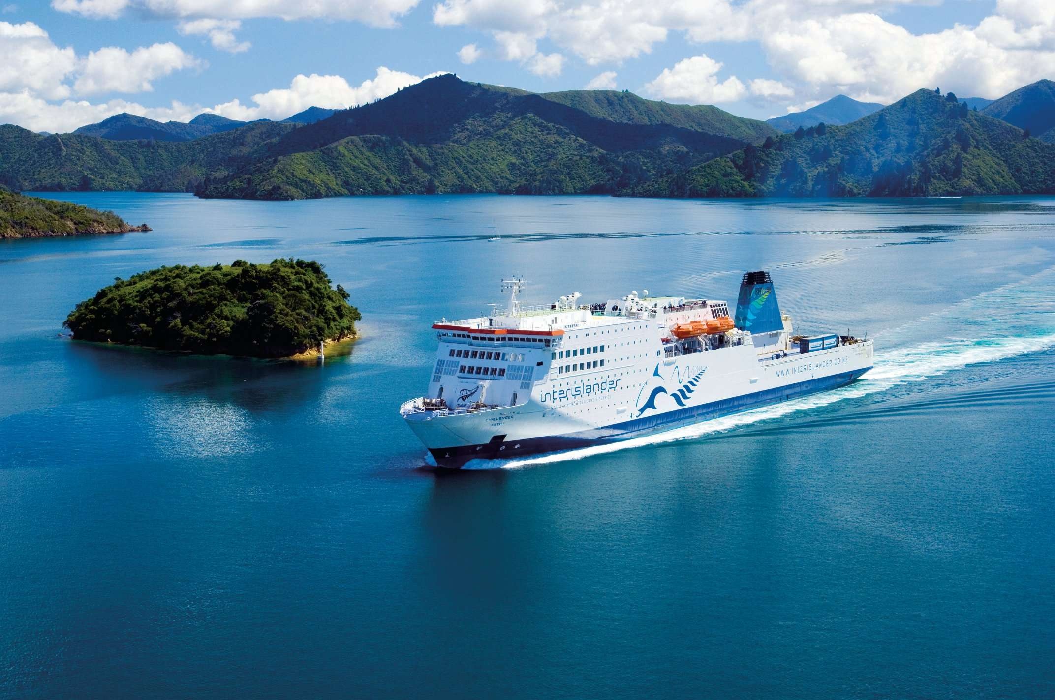 Ferry: Crossing the Cook Strait, New Zealand by boat. 2150x1430 HD Background.