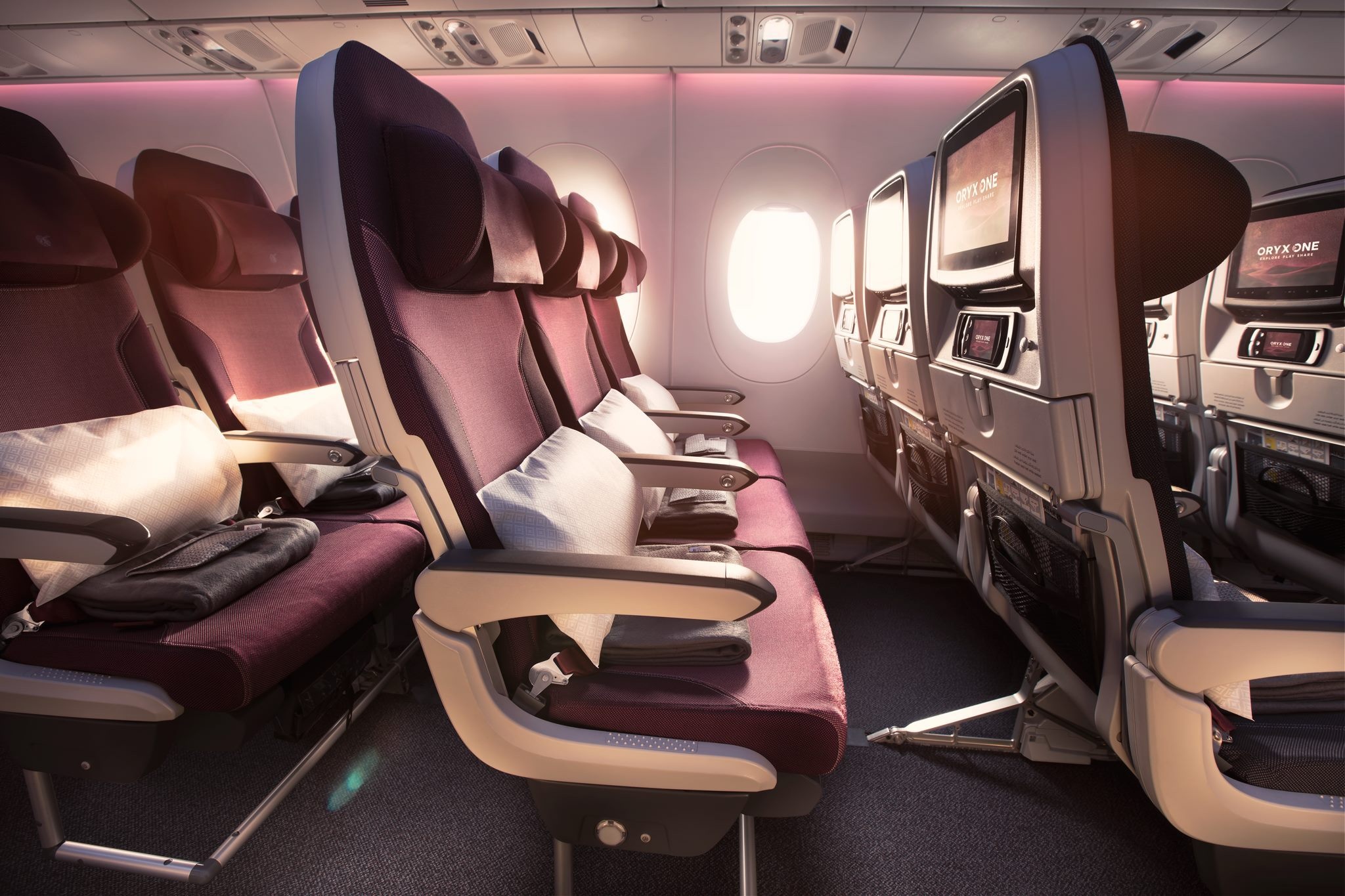 Qatar Airways, What fly economy, Worlds best airline, 2050x1370 HD Desktop