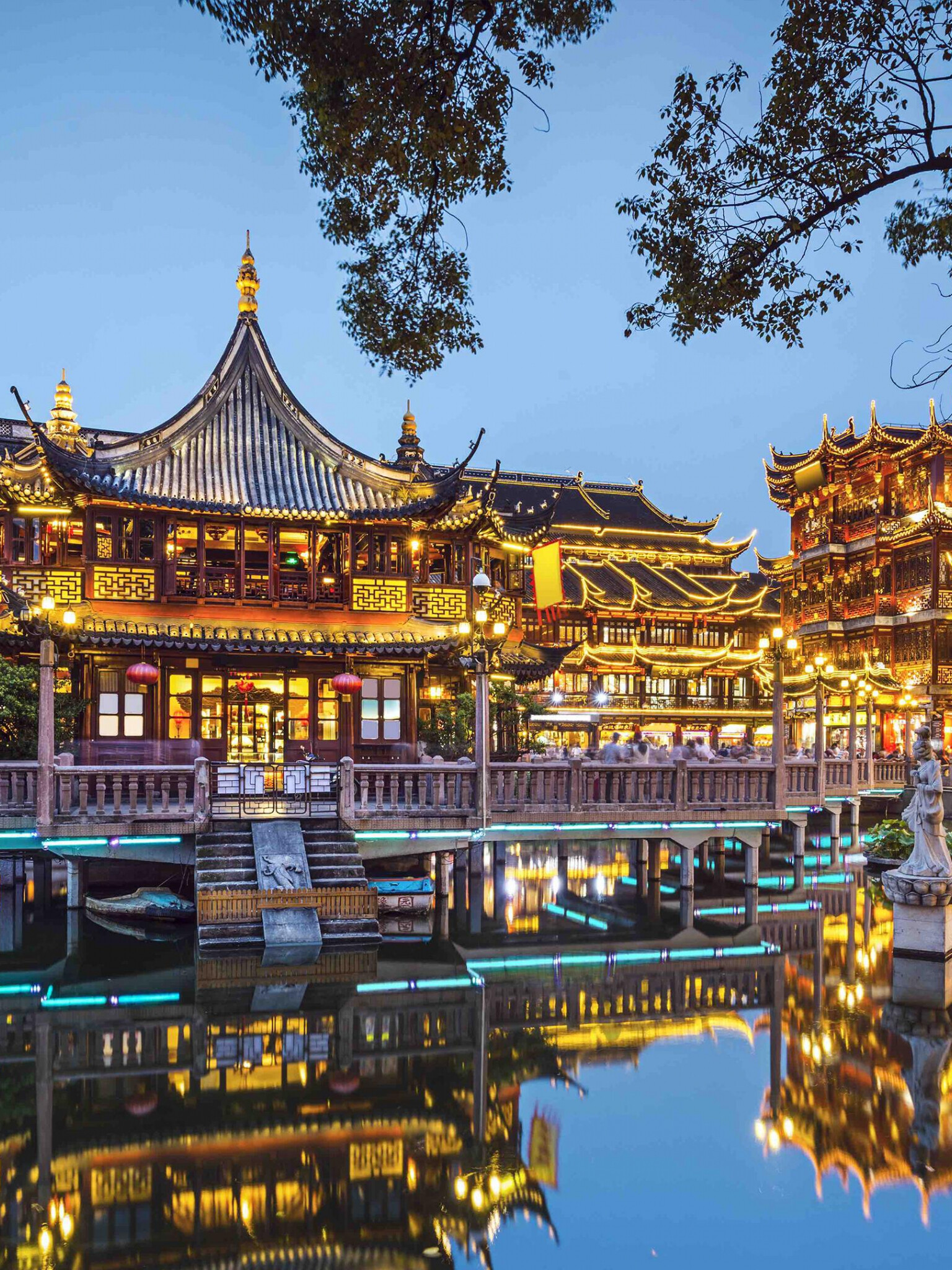 China: Chinese iconic site, Yu Garden, Located beside the City God Temple. 1540x2050 HD Wallpaper.