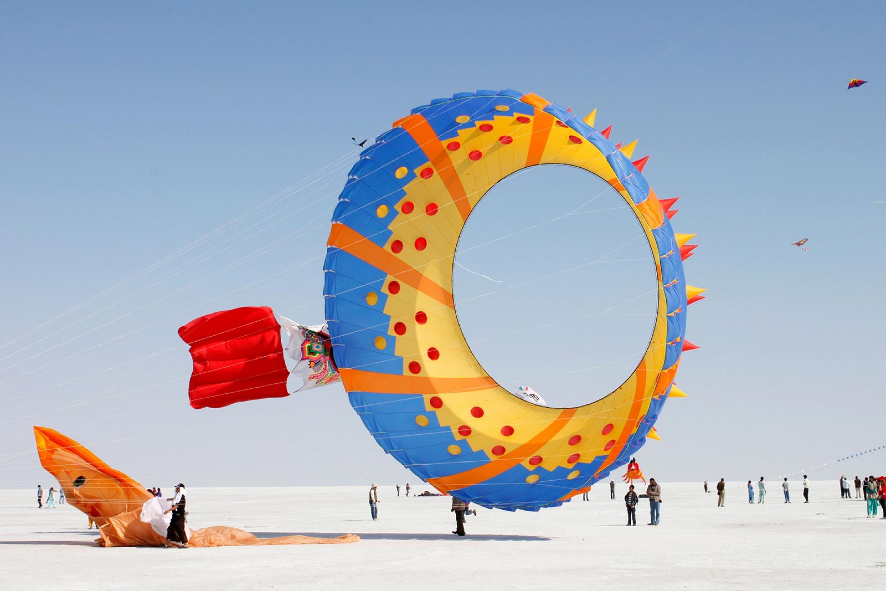 Kite Flying: 2016 International Kite Festival and Rann Utsav in Gujarat, India, The celebration of Uttarayan. 2940x1960 HD Background.