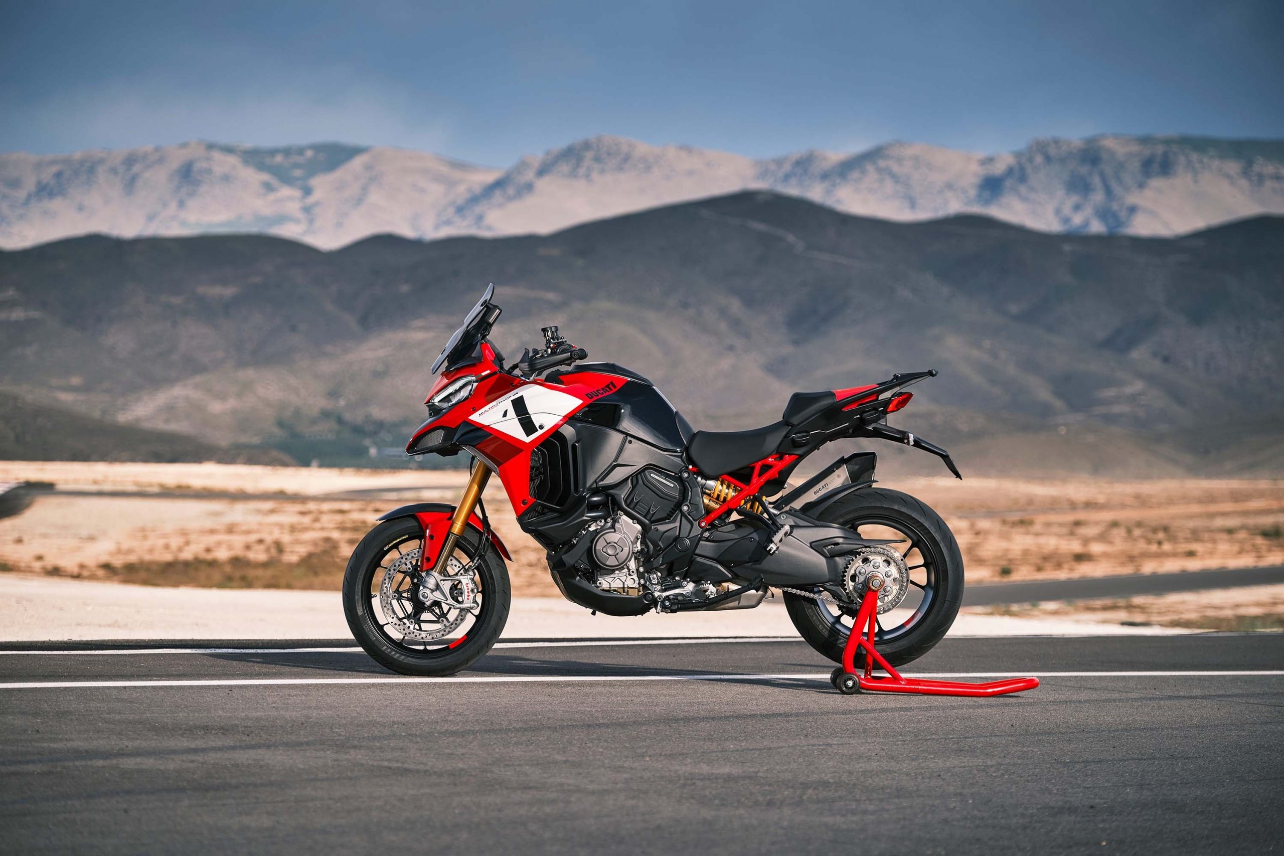 Ducati Multistrada V4, Pikes peak debut, Thrilling mountain ride, Mastering all terrains, 2560x1710 HD Desktop