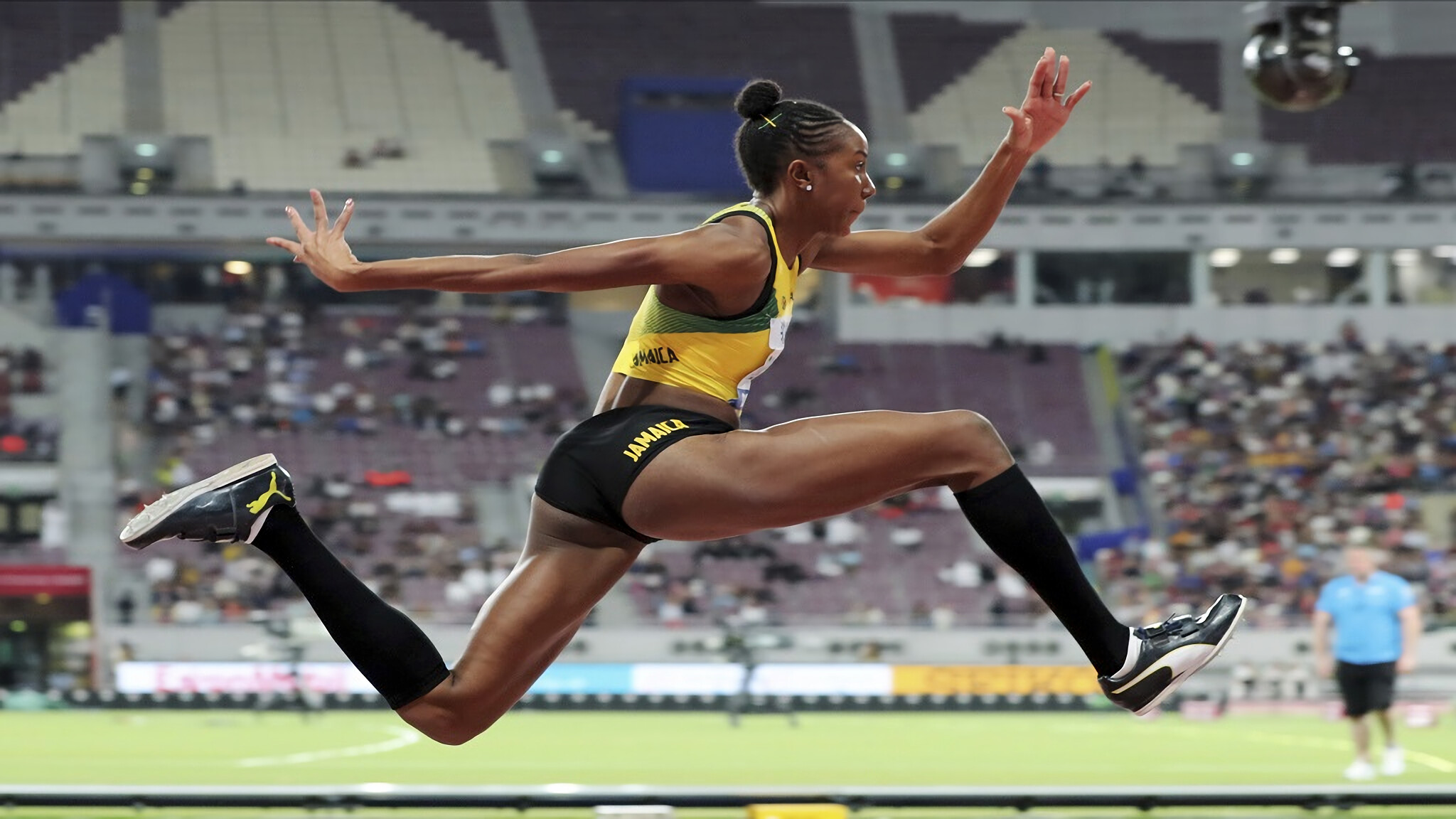 Shanieka Ricketts, Mastering the jumps, Inspirational competitor, Track and field, 2050x1160 HD Desktop