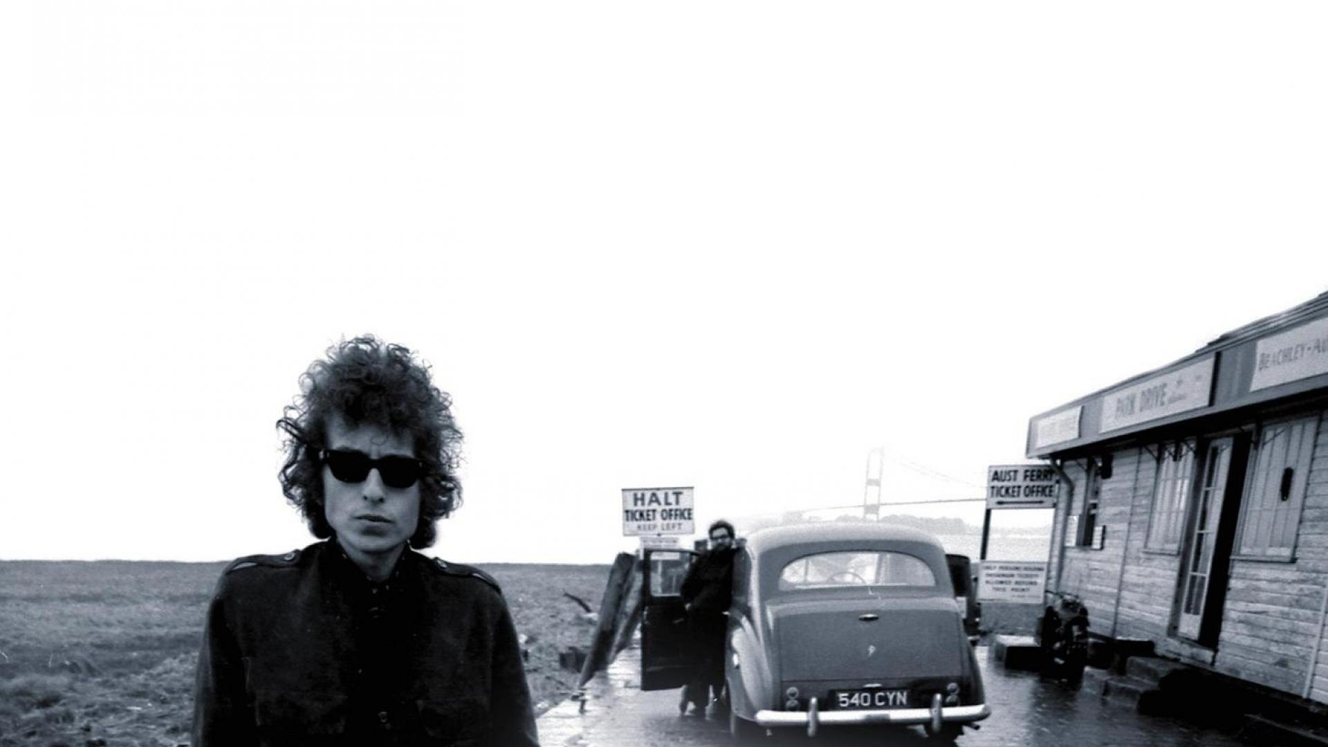 Bob Dylan: Robert Allen Zimmerman, Folk singer involved with the Civil Rights Movement. 1920x1080 Full HD Background.