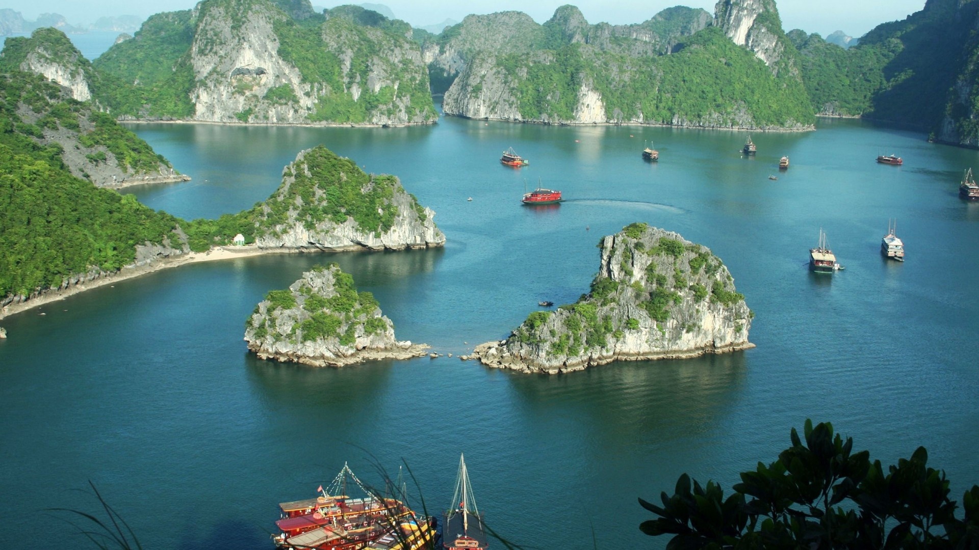 Halong Bay, Picturesque landscapes, Magnificent bay, Natural wonders, 1920x1080 Full HD Desktop