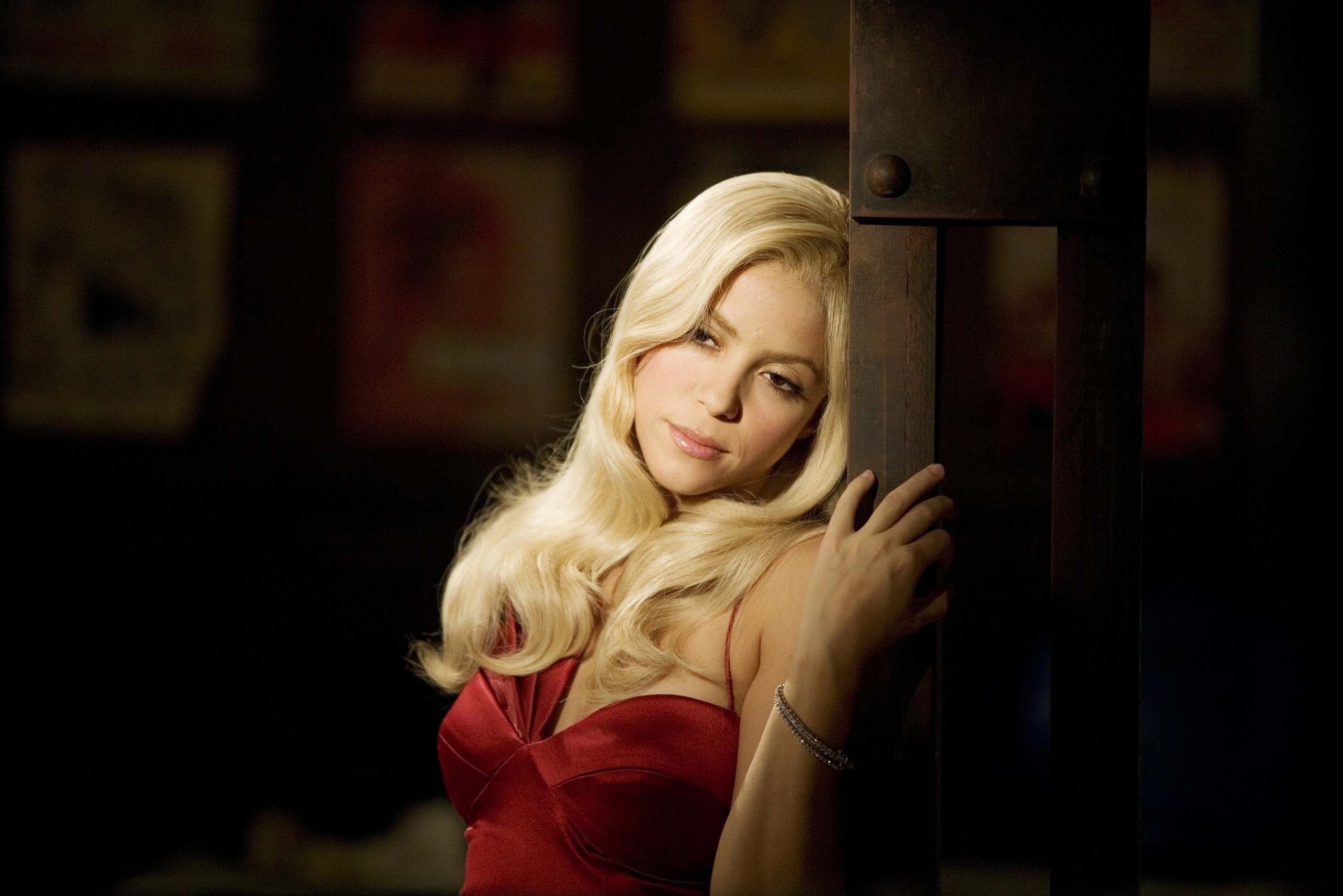 Shakira, HD wallpaper, Stunning background, Striking image, 2560x1710 HD Desktop