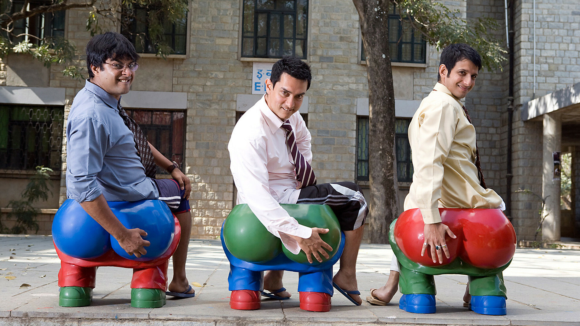 3 idiots: It was the highest-grossing Indian film ever at the time. 1920x1080 Full HD Wallpaper.