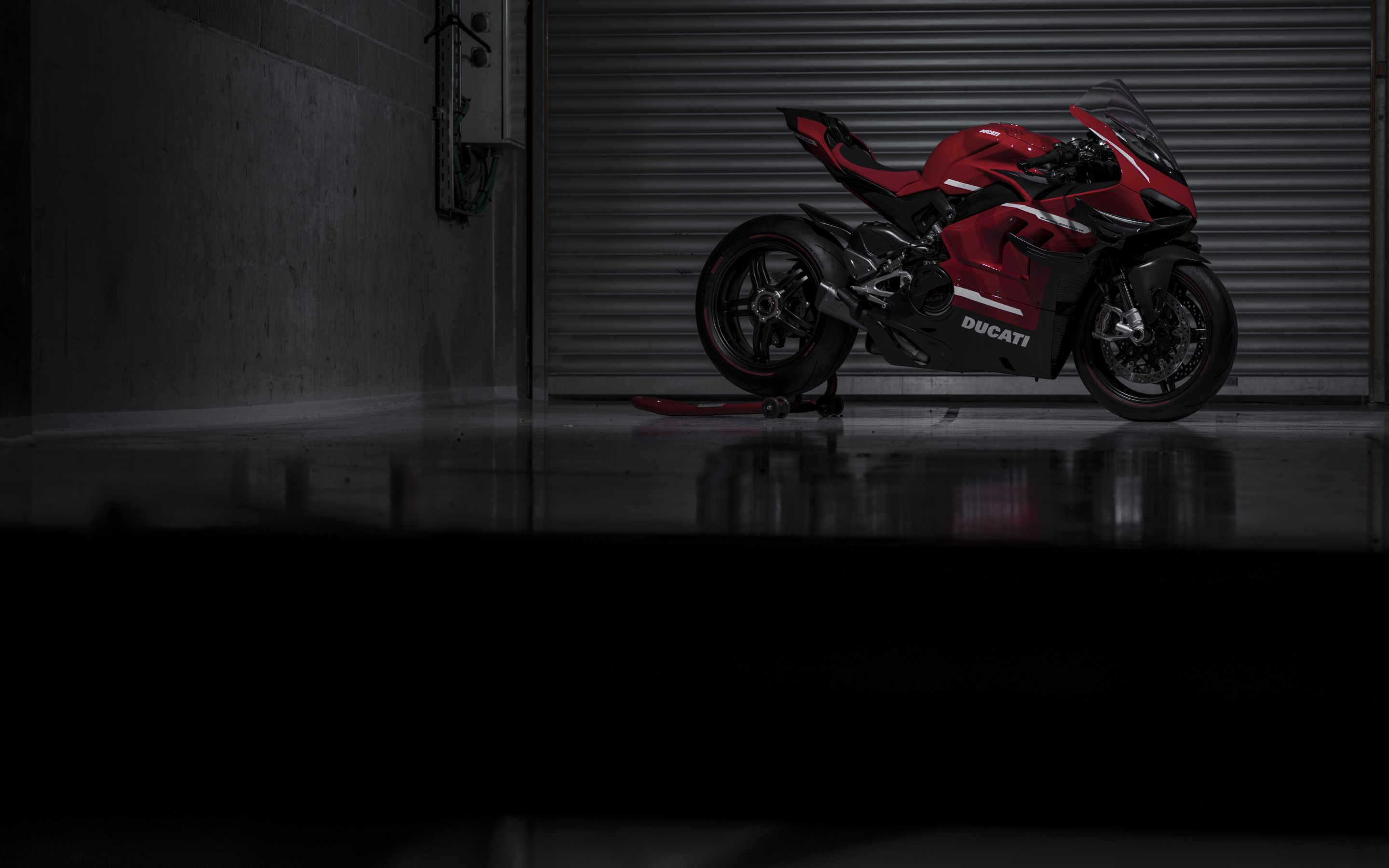 Ducati Superleggera V4, High-quality wallpapers, Side view, Italian sport bikes, 2880x1800 HD Desktop