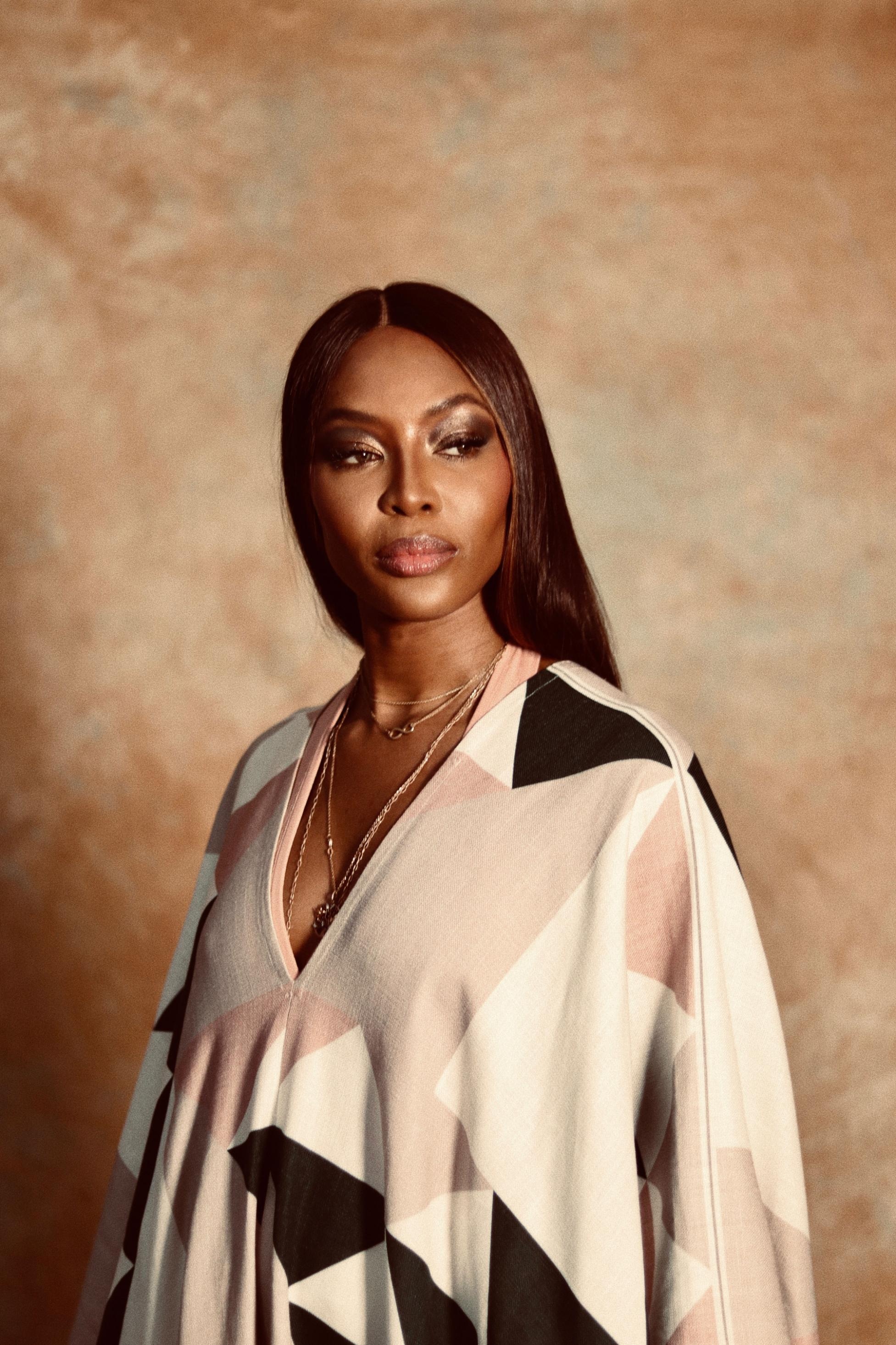 Naomi Campbell, Surprise for Nigerian designer on the runway, 1960x2930 HD Phone