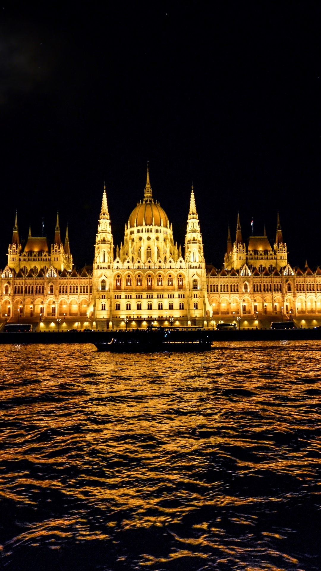 Danube River, Budapest parliament, Hungary, Evening, 1080x1920 Full HD Handy