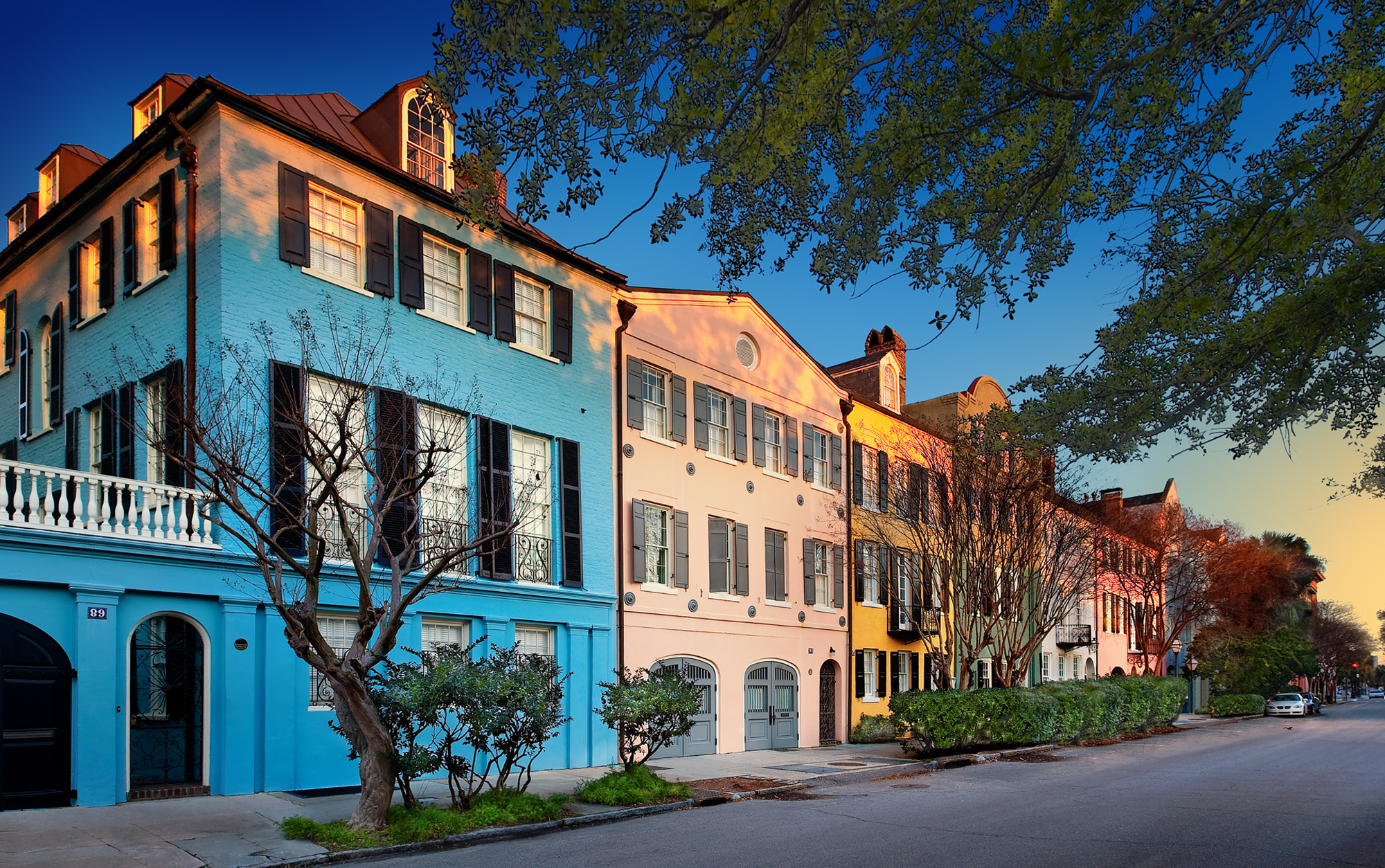 South Carolina, Charleston cityscape, Historic architecture, Coastal charm, 2000x1260 HD Desktop