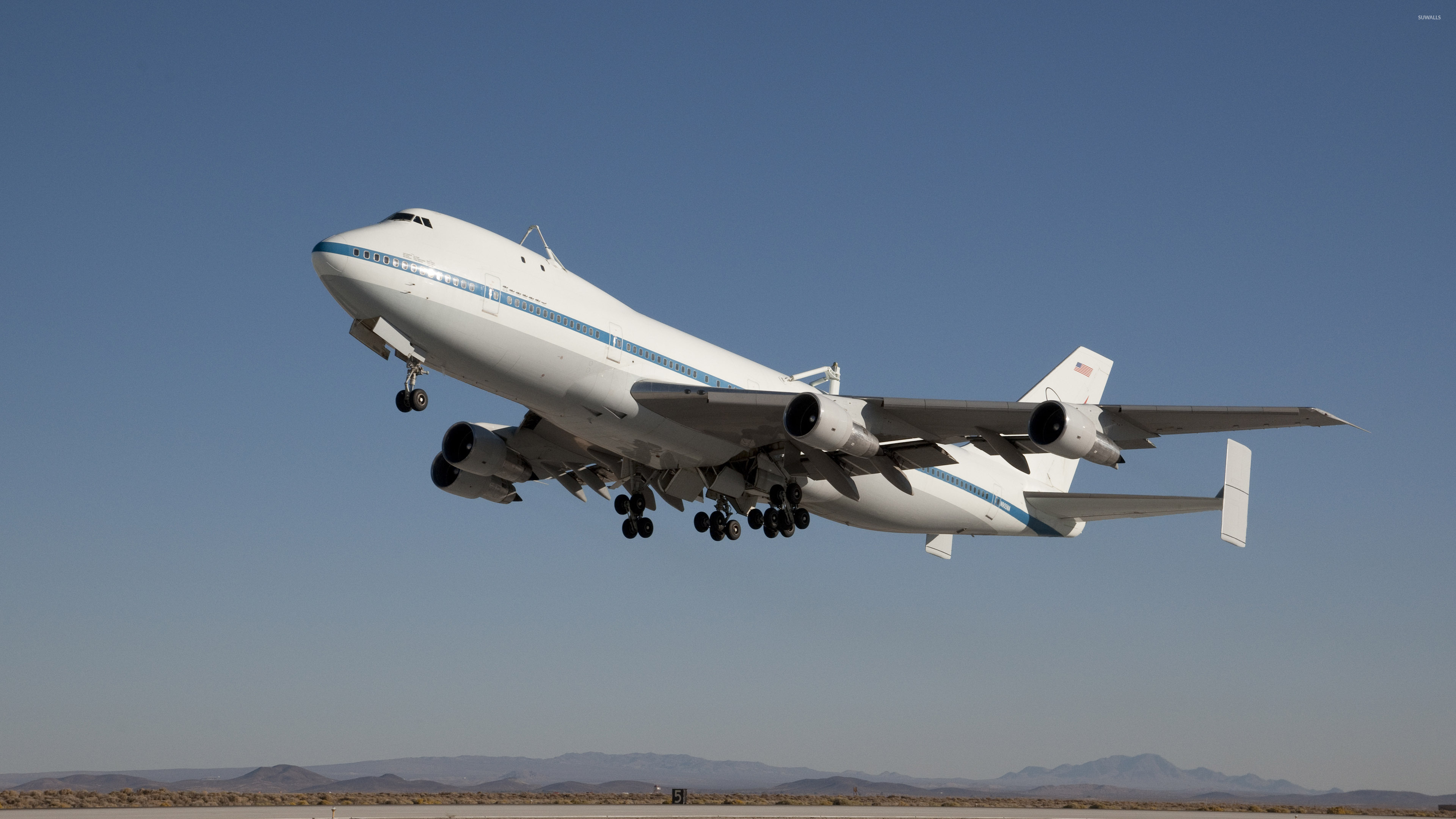 Boeing 747, Taking flight, Up in the air, Aerial spectacle, 3840x2160 4K Desktop