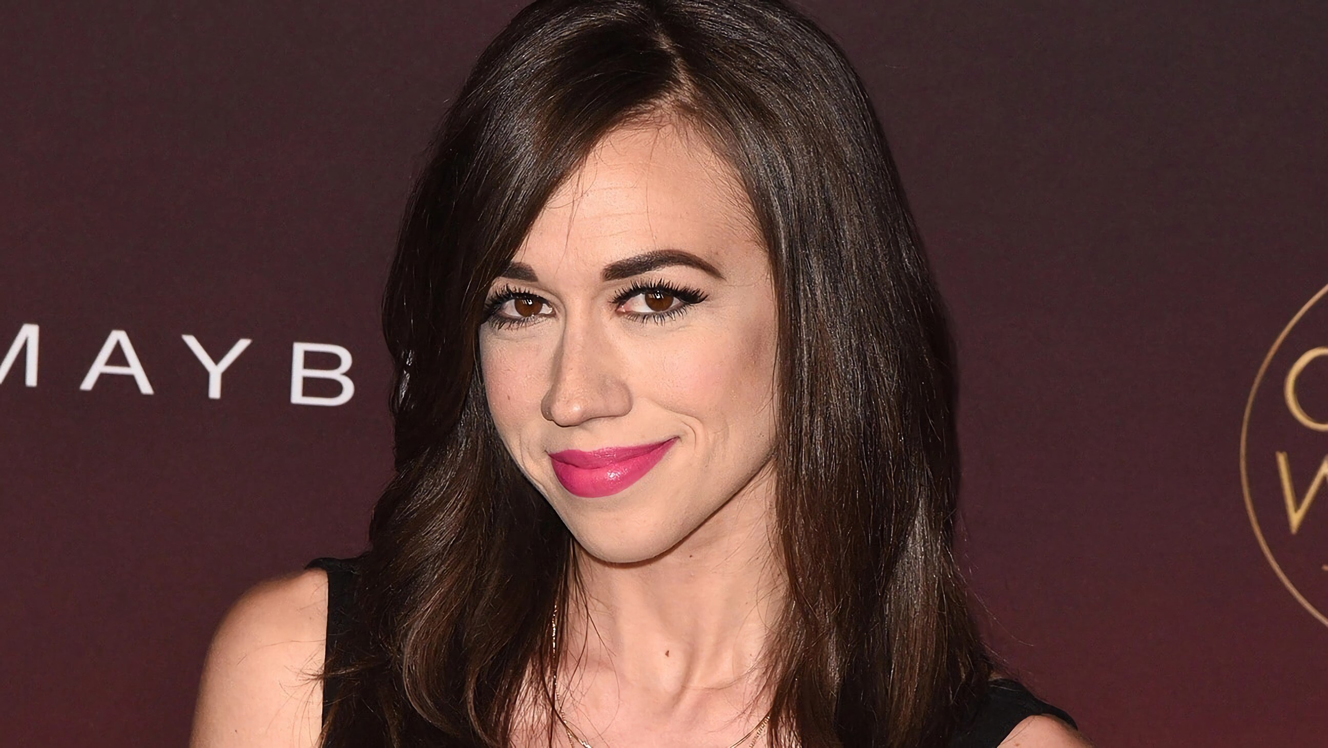 Colleen Ballinger, YouTube personality, Engaging content creator, Quirky charm, 2600x1460 HD Desktop