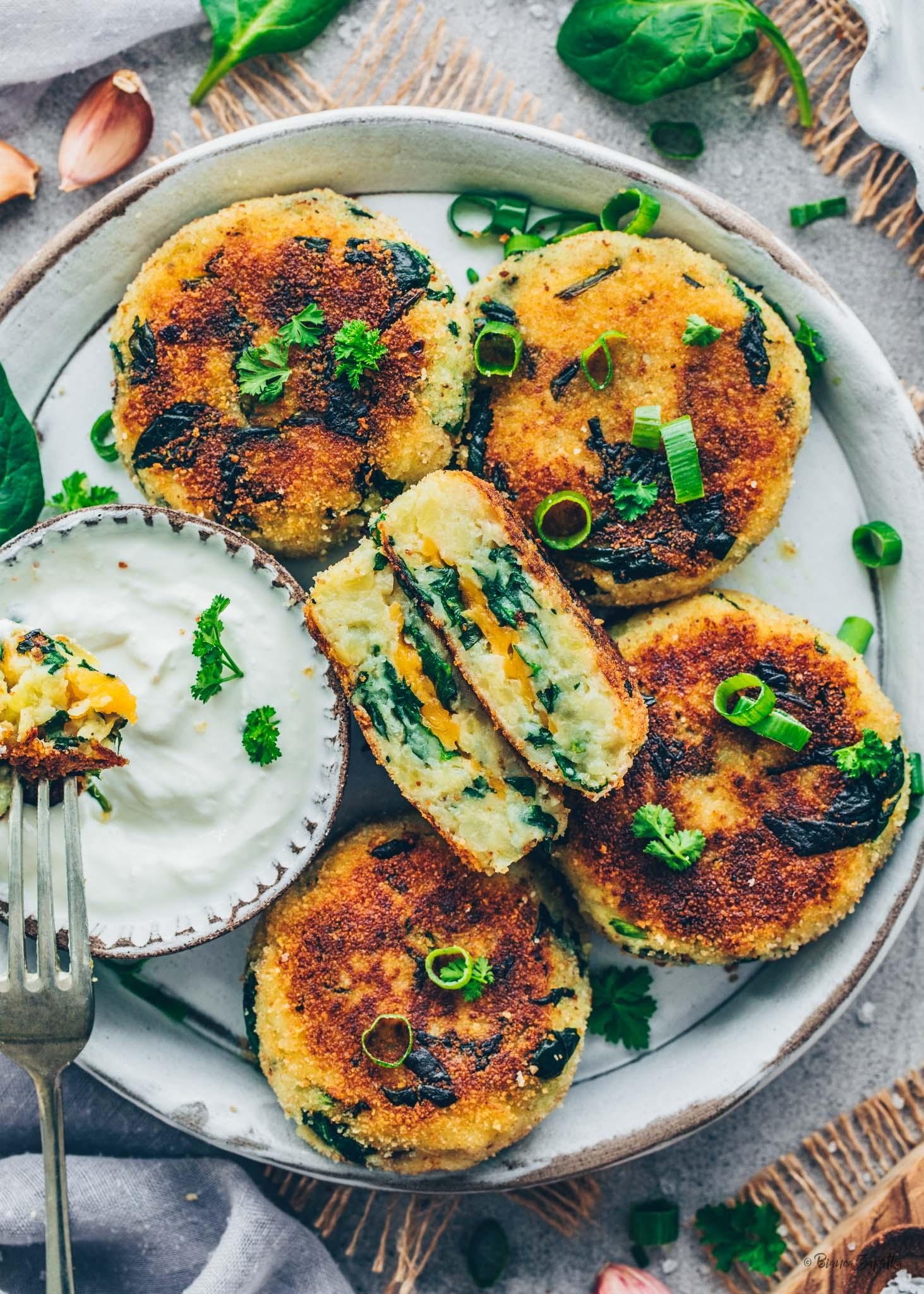 Spinach potato cakes, Vegan cheese filling, Bianca Zapatka's recipe, Delicious and healthy, 1470x2050 HD Handy