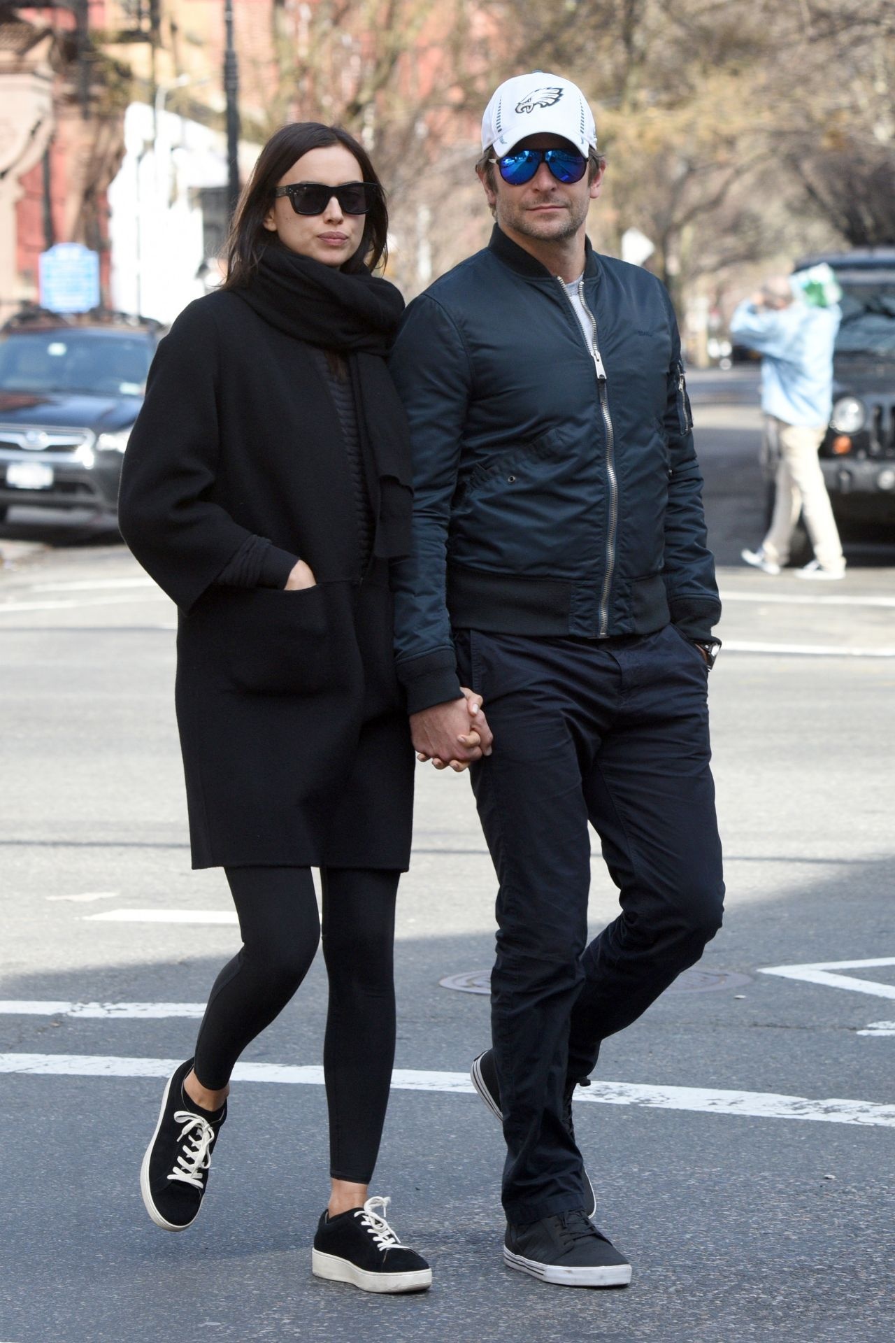 Bradley Cooper and Irina Shayk, Walking together, Holding hands, Celebrity couple, 1280x1920 HD Handy