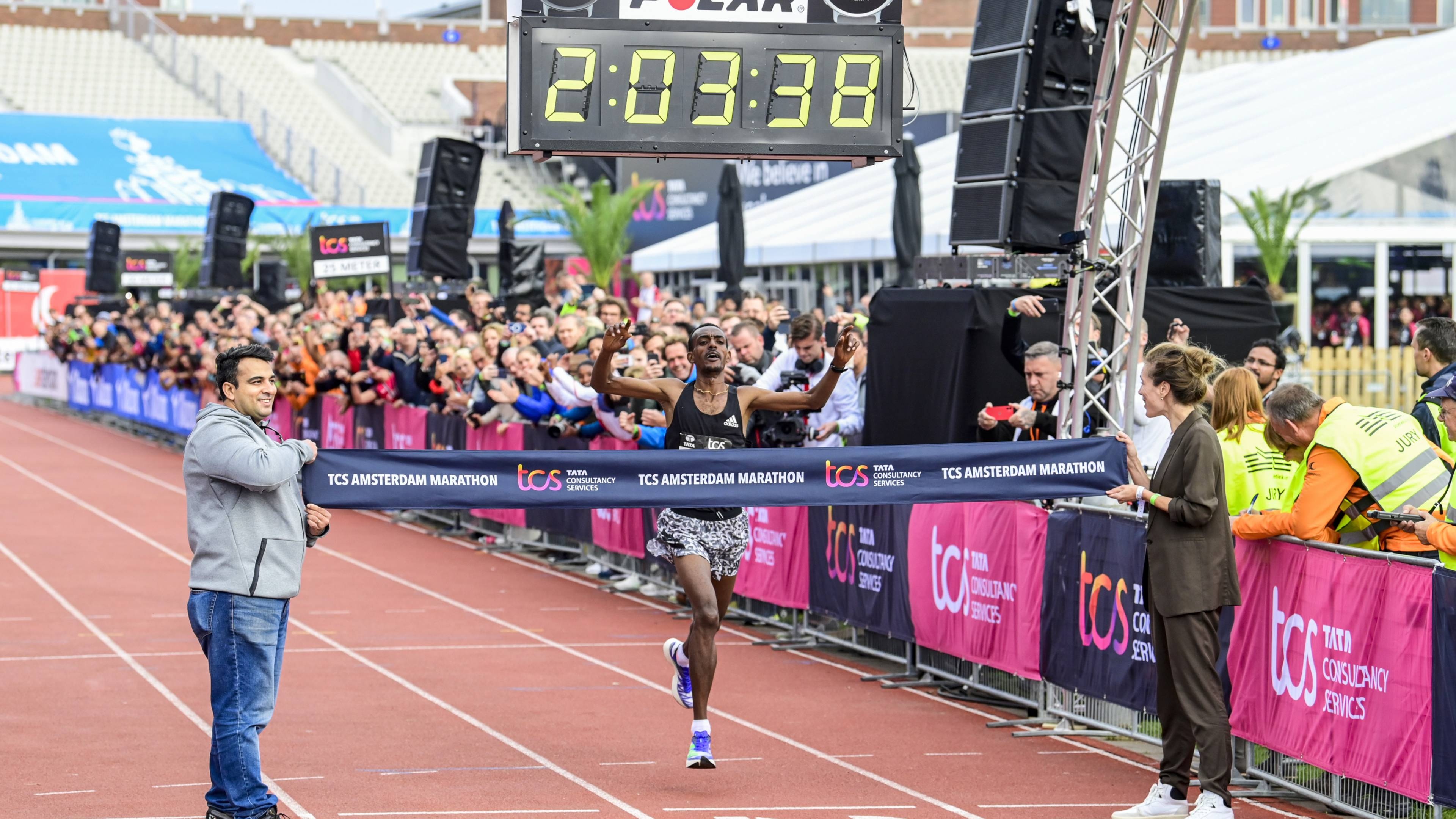 Tamirat Tola, Amsterdam race, Record-breaking performance, Dutch media coverage, 3840x2160 4K Desktop