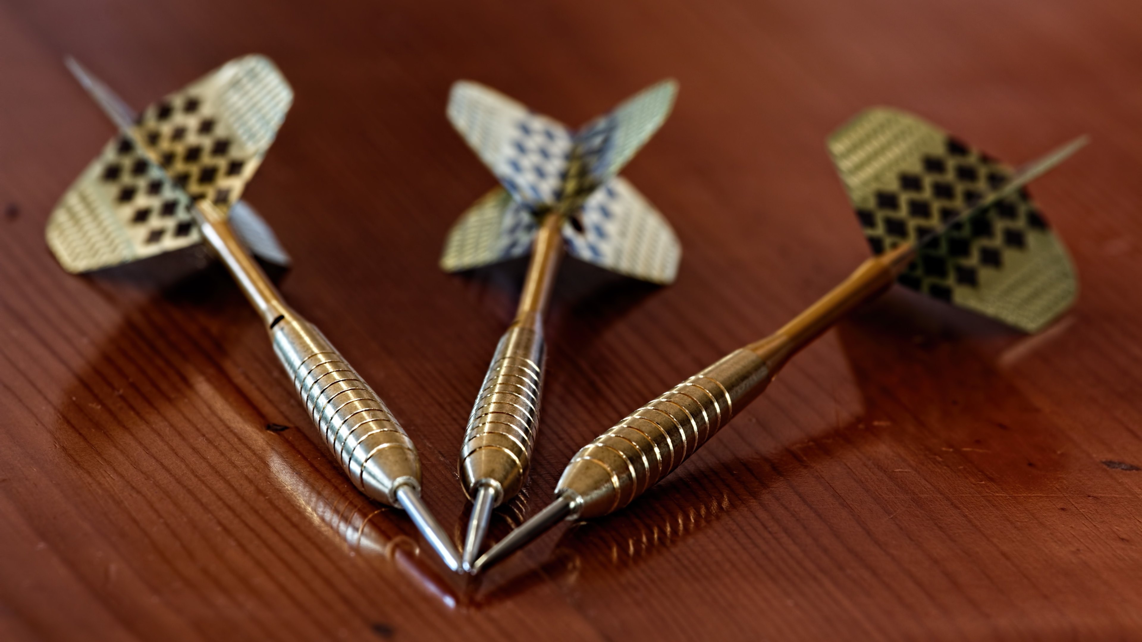 Darts: Parts of a dart, The point, The shaft, The grip, The flight, Nickel silver type. 3840x2160 4K Wallpaper.