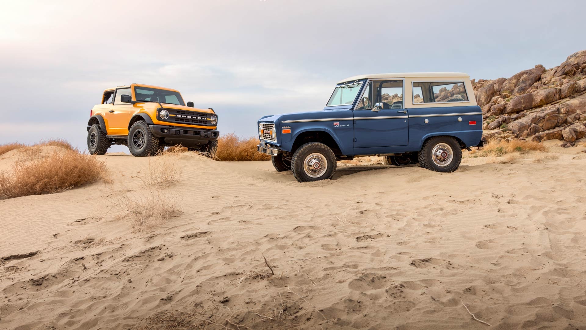 Ford Bronco: Meeting Of Generations, Vintage Model Of 1965 And One Of The Latest In Bronco Family. 1920x1080 Full HD Wallpaper.