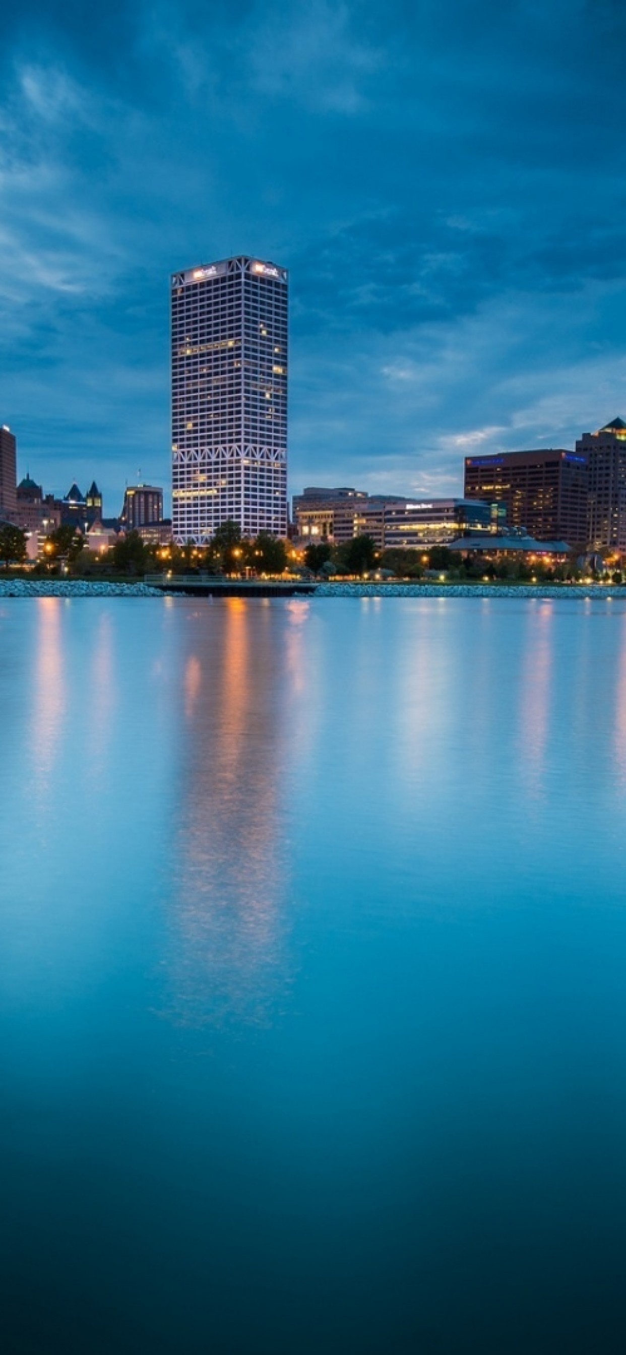 Milwaukee Skyline, Captivating view, Christopher Walker's post, Downtown charm, 1250x2690 HD Handy