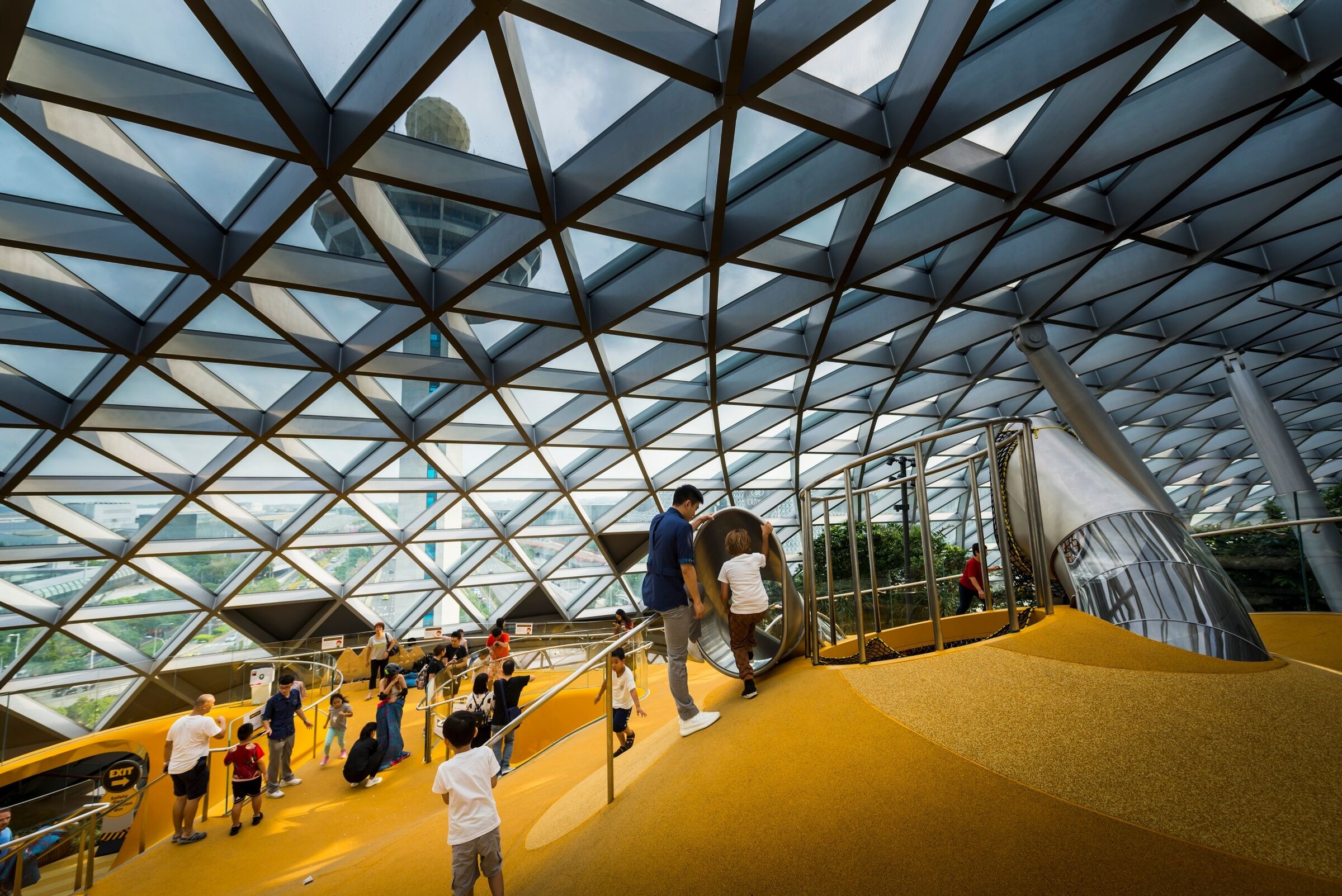 Singapore Changi Airport, Jewel's discovery slides, Carve media, Architectural wonder, 2400x1610 HD Desktop