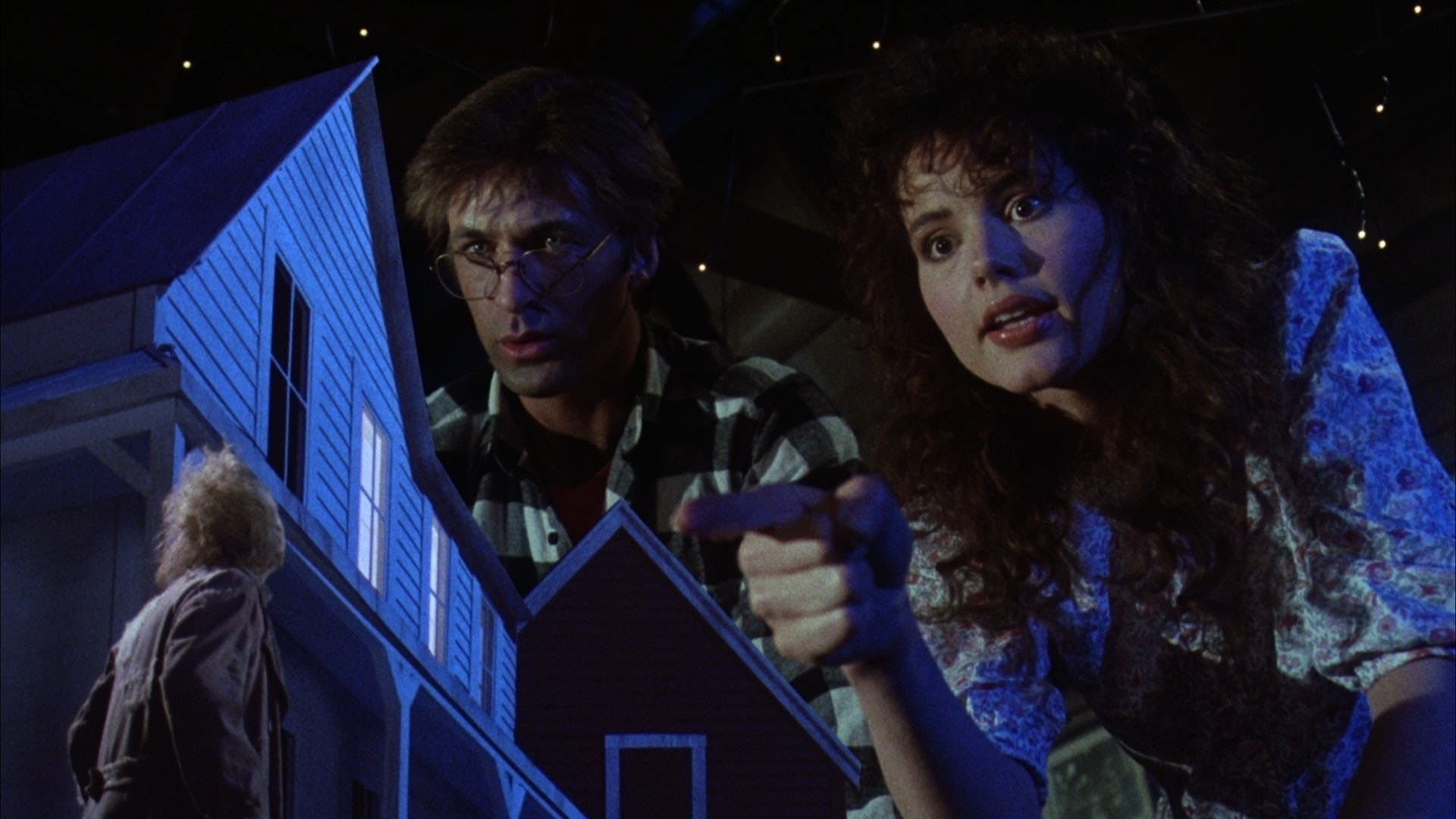 Beetlejuice (Movie): A couple of nice, young homebody ghosts, Baldwin and Davis. 1920x1080 Full HD Background.