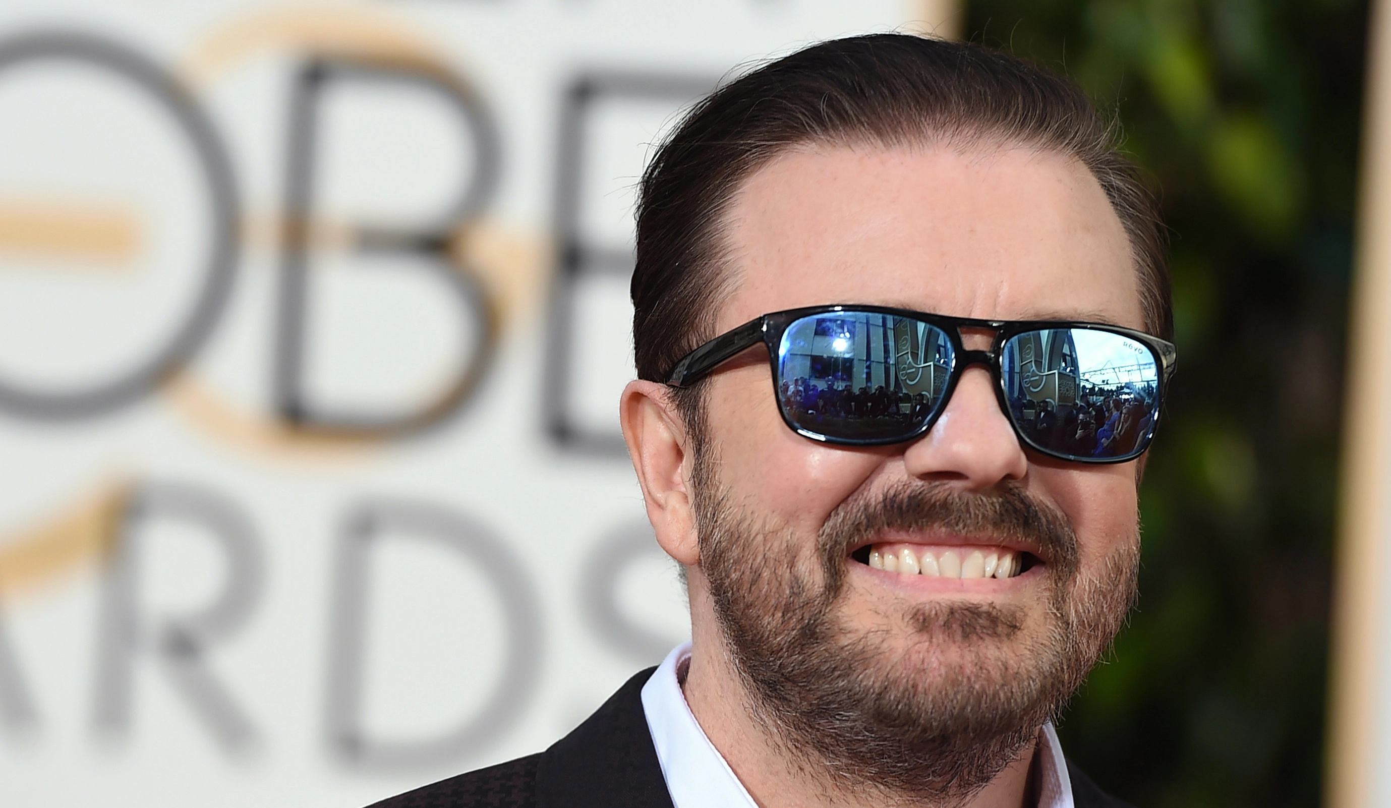 Ricky Gervais, Golden Globes host, Fifth time, Hilarious moments, 2760x1610 HD Desktop