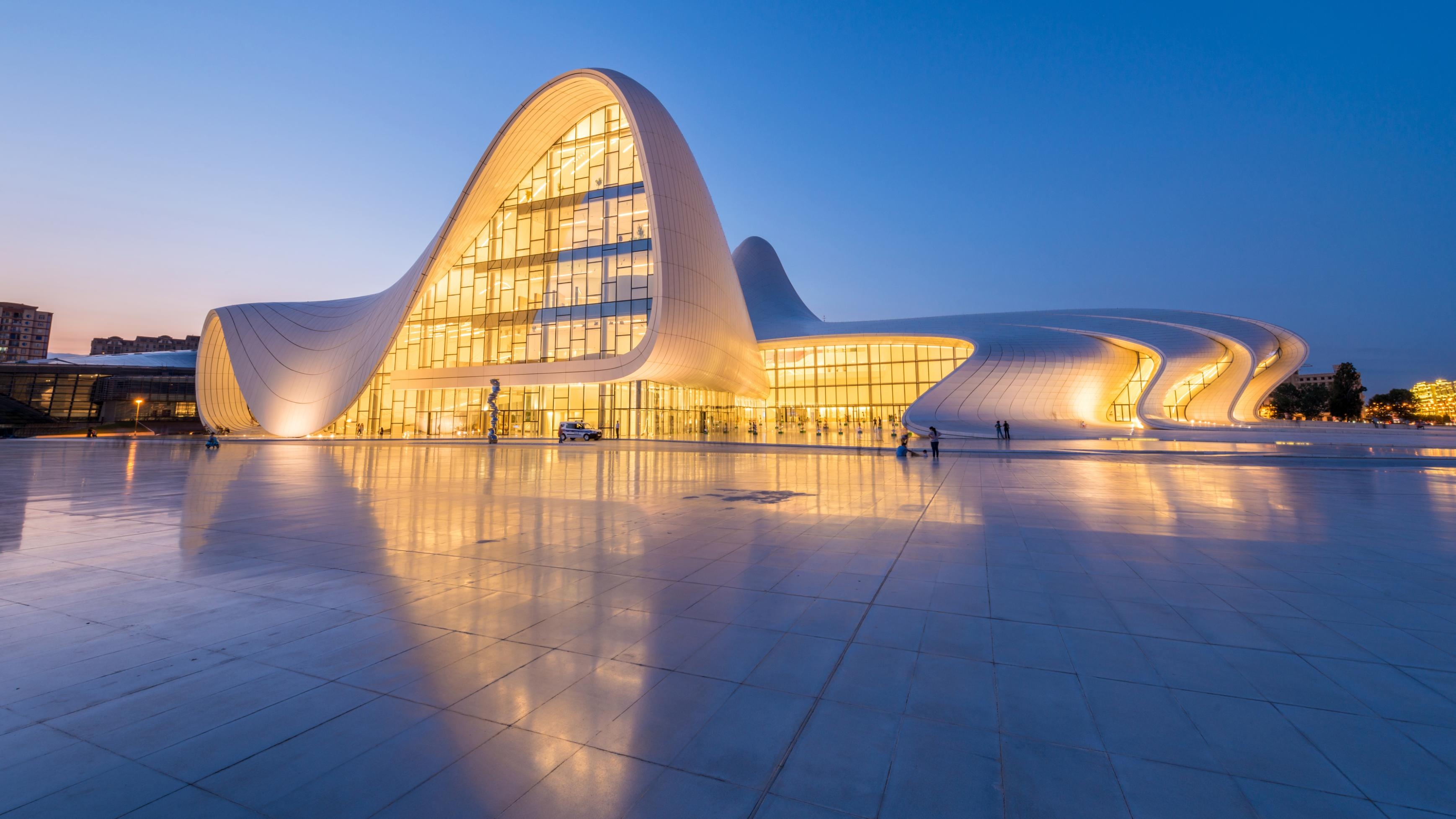 Azerbaijan: The Heydar Aliyev Center, Modern architecture. 3480x1960 HD Background.
