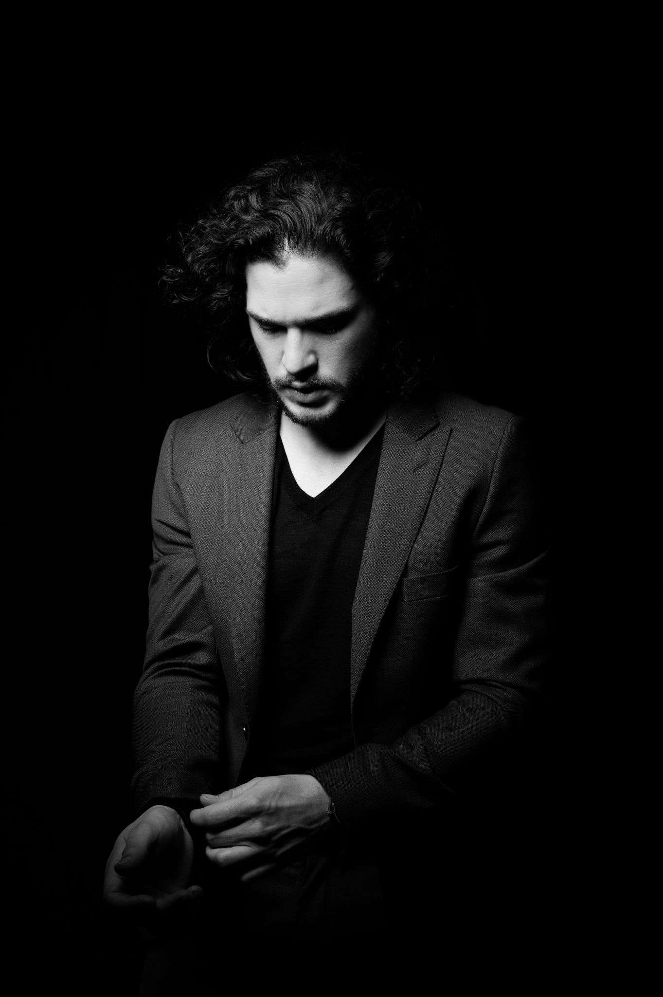 Kit Harington, Top free backgrounds, Celebrity wallpapers, 1370x2050 HD Phone