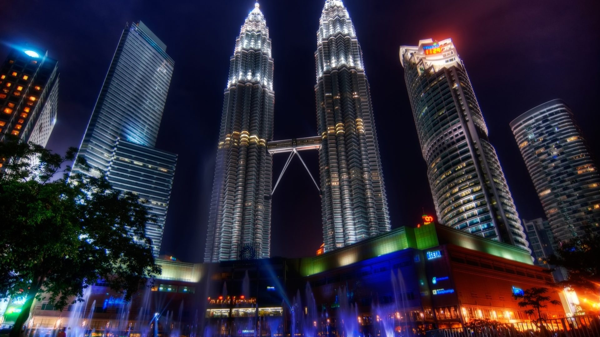 Petronas Twin Towers, Skyscraper, Kuala Lumpur, Wide-screen view, 1920x1080 Full HD Desktop