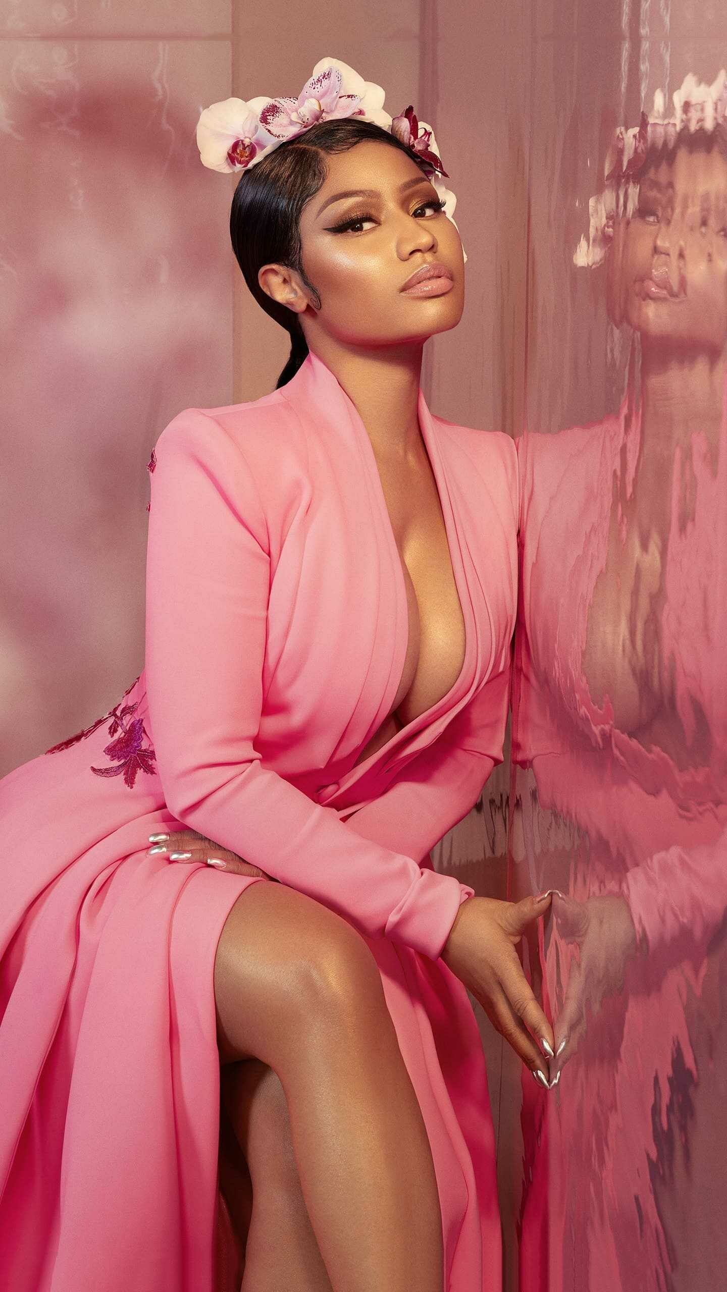 Nicki Minaj: “Anaconda”, The first music video by a solo female rapper to reach one billion views on YouTube. 1440x2560 HD Background.