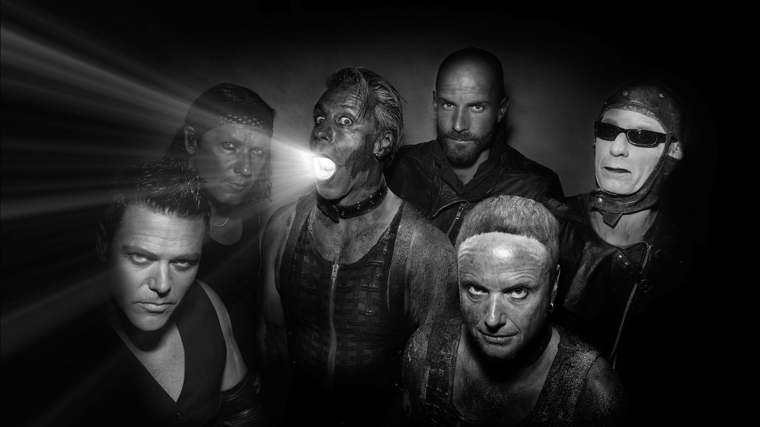 Rammstein: Founding members: Richard Kruspe and Christoph Schneider, Black and white. 2560x1440 HD Background.