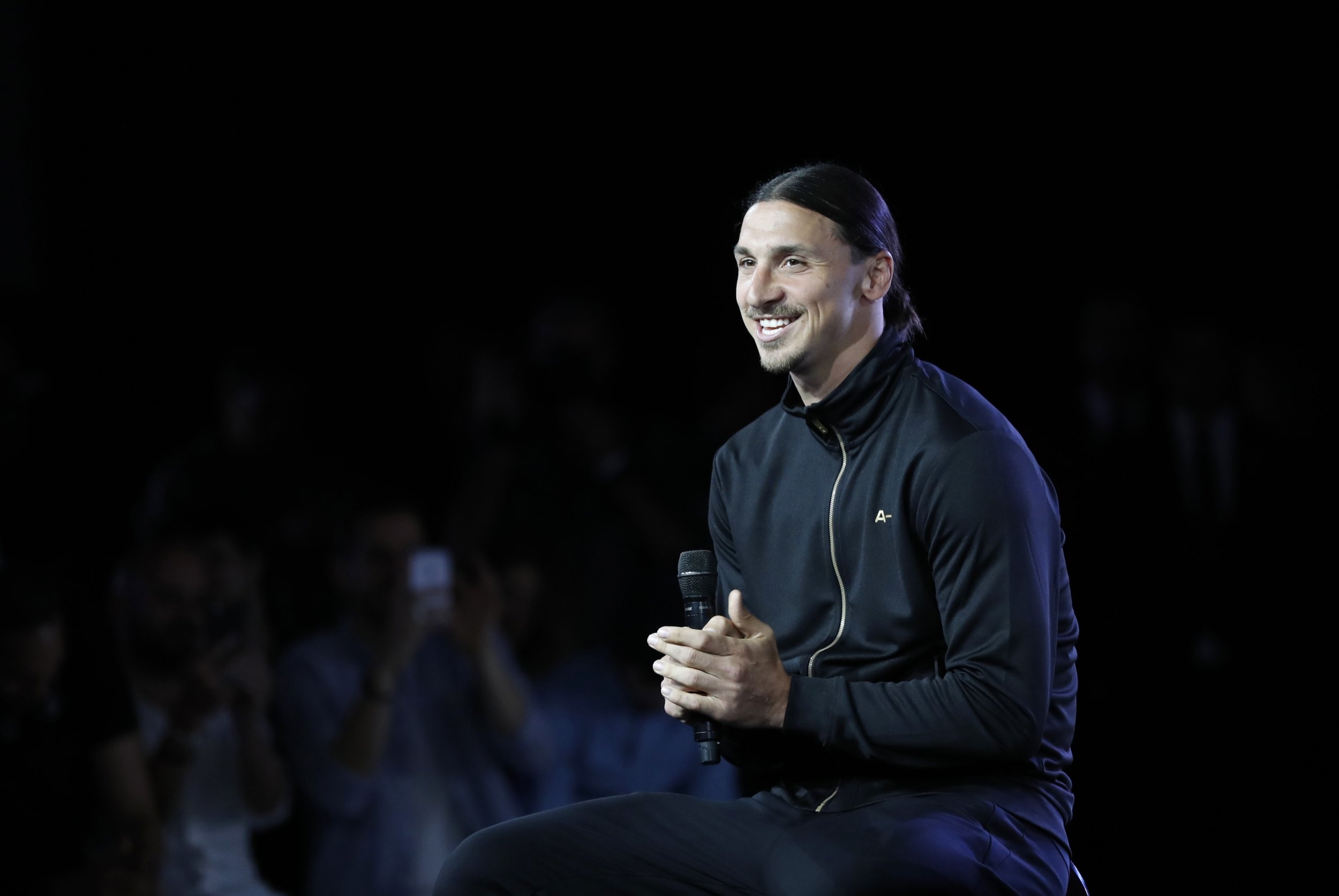 Ibrahimovic, Zlatan's Manchester United deal, Reliable source, Contract update, 2500x1680 HD Desktop