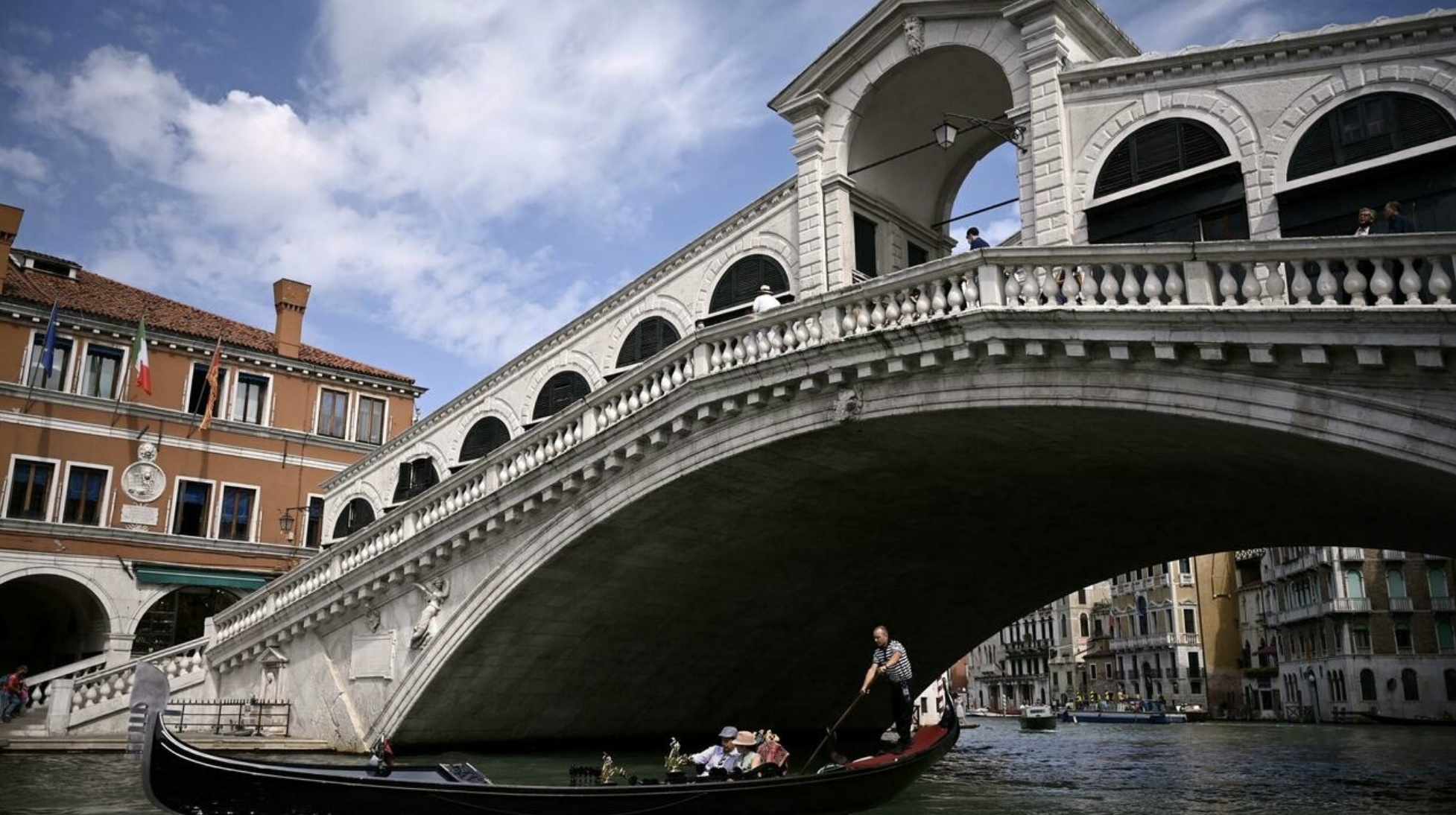 Rialto Bridge completion, Venice celebration, City's pride, Artdependence, 1960x1100 HD Desktop