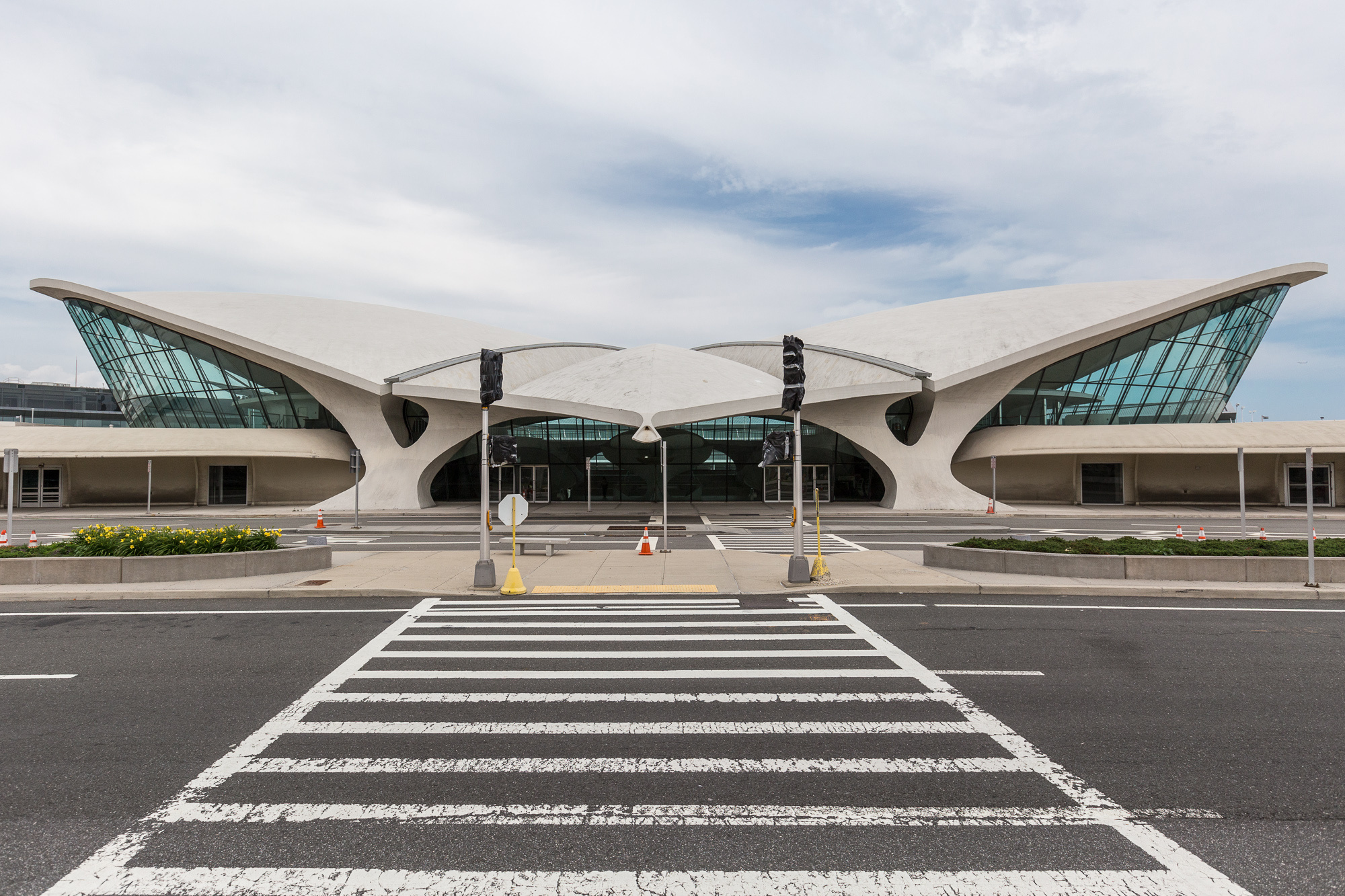 John F. Kennedy International Airport, Abandoned TWA terminal, Architectural photography, Iconic landmarks, 2000x1340 HD Desktop