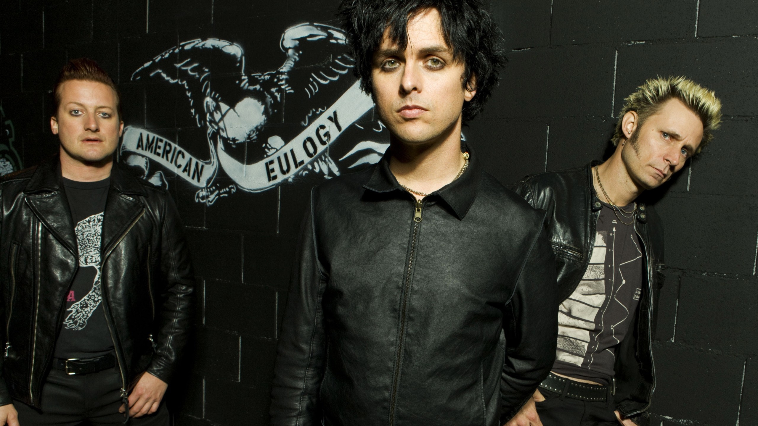 Green Day (Band): Billie Joe Armstrong, Mike Dirnt, Tre Cool, Rock band. 2560x1440 HD Wallpaper.