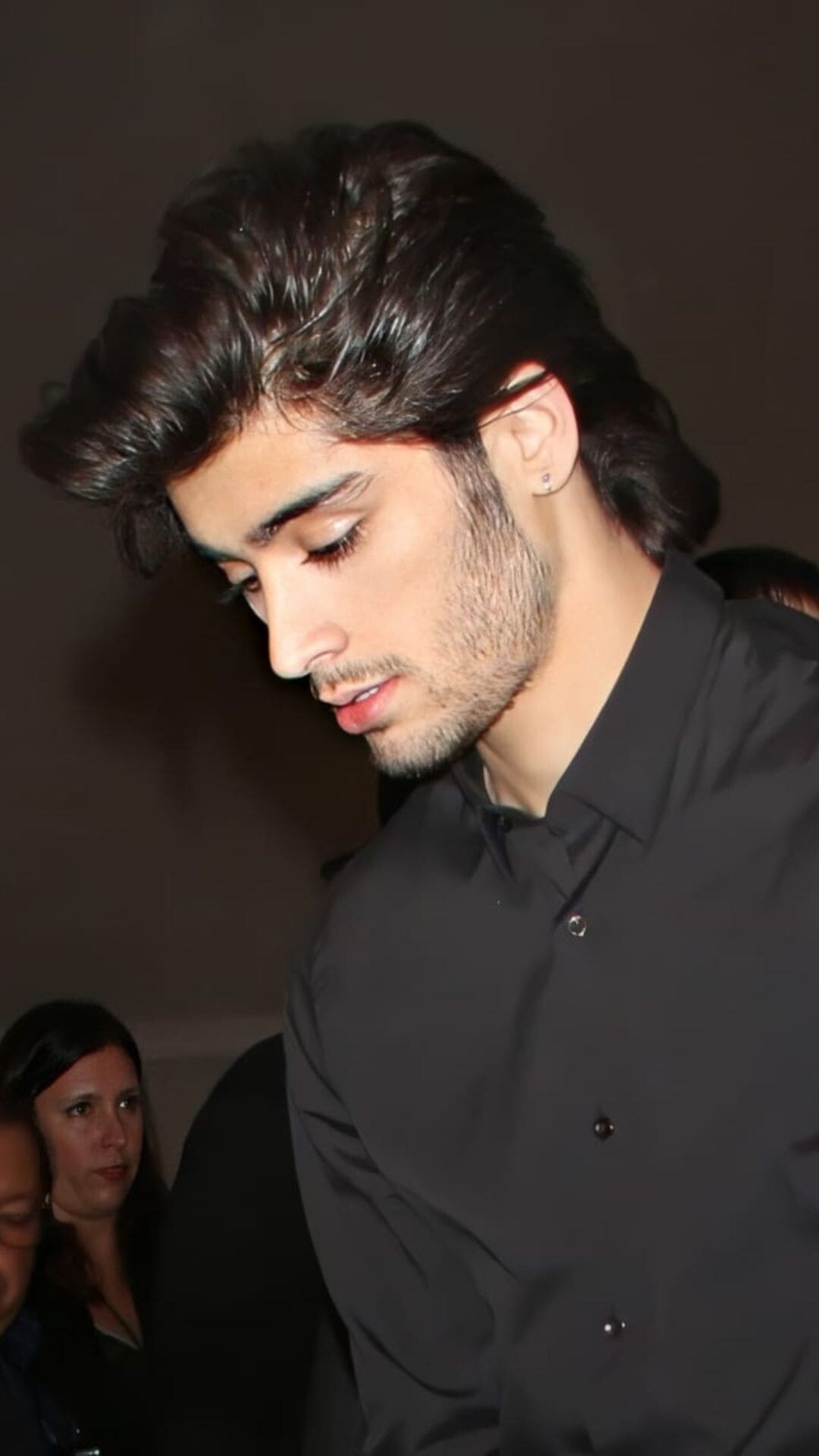 Zayn Malik: The first British male artist to debut at number one in both the UK and US. 1080x1920 Full HD Wallpaper.