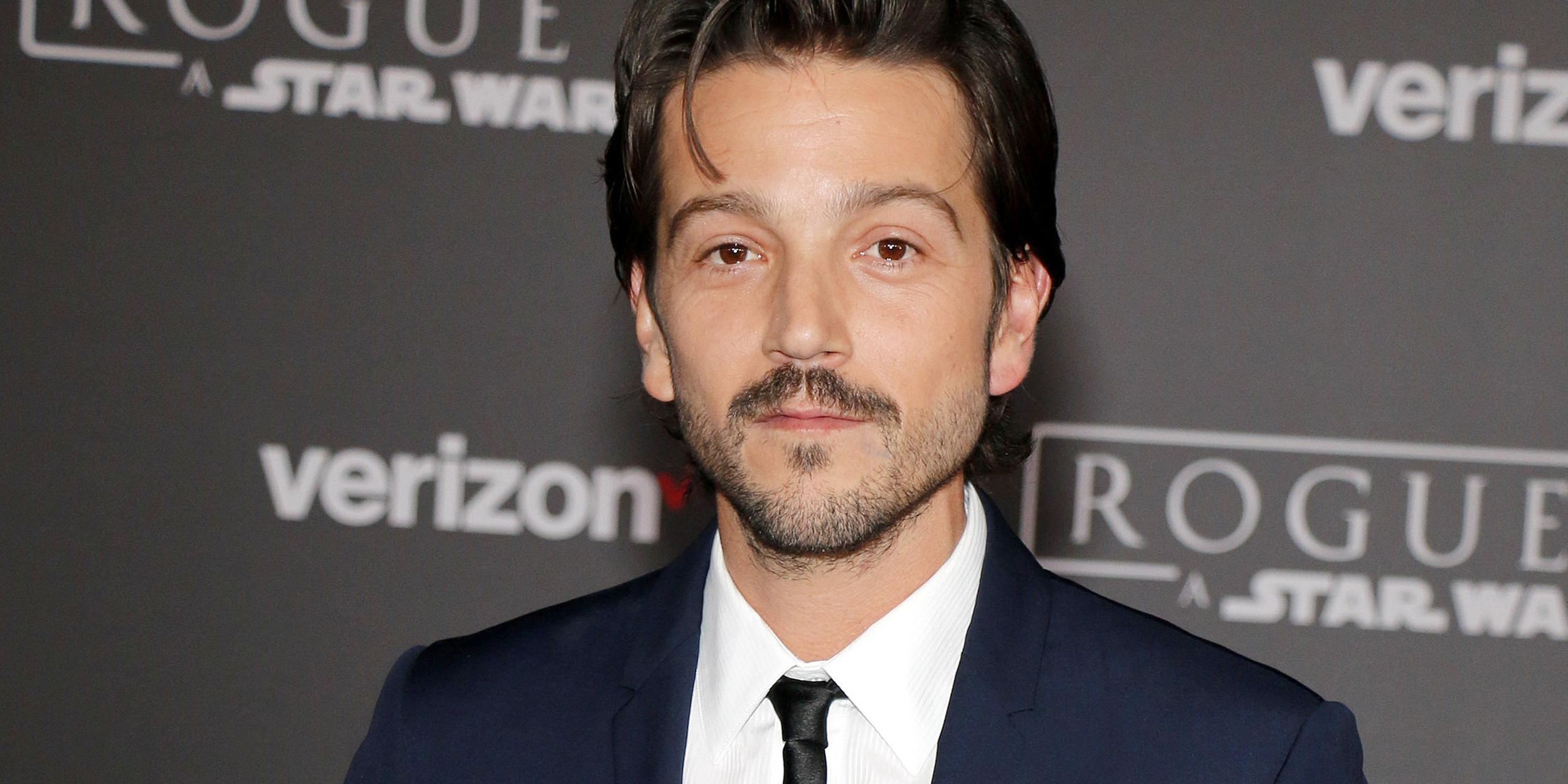 Diego Luna: A Very Specific 'Star Wars' Request, Jabba the Hutt. 2500x1250 Dual Screen Background.