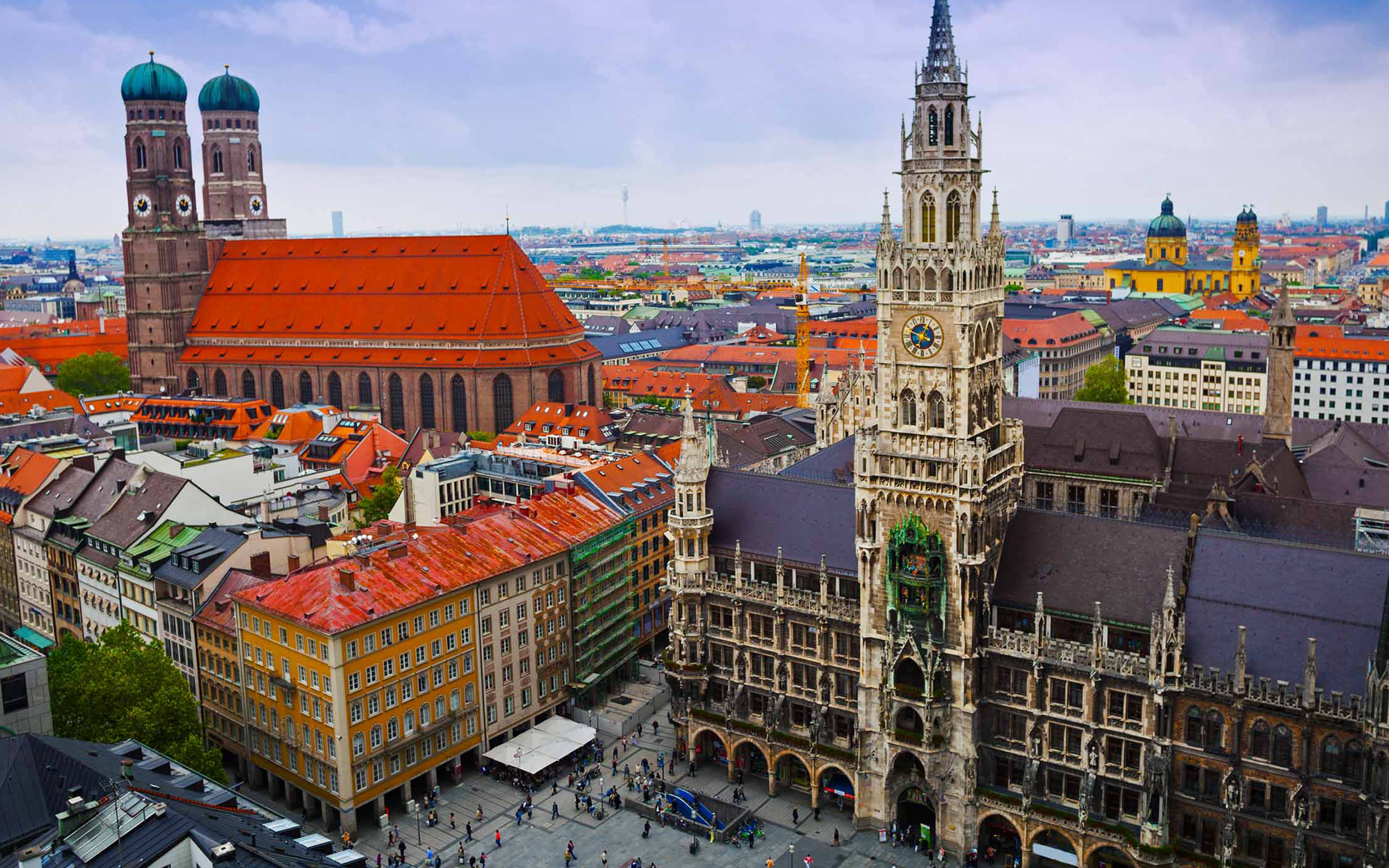 Munich: Marienplatz, Bavaria, Germany, The city was first mentioned in 1158. 2560x1600 HD Wallpaper.