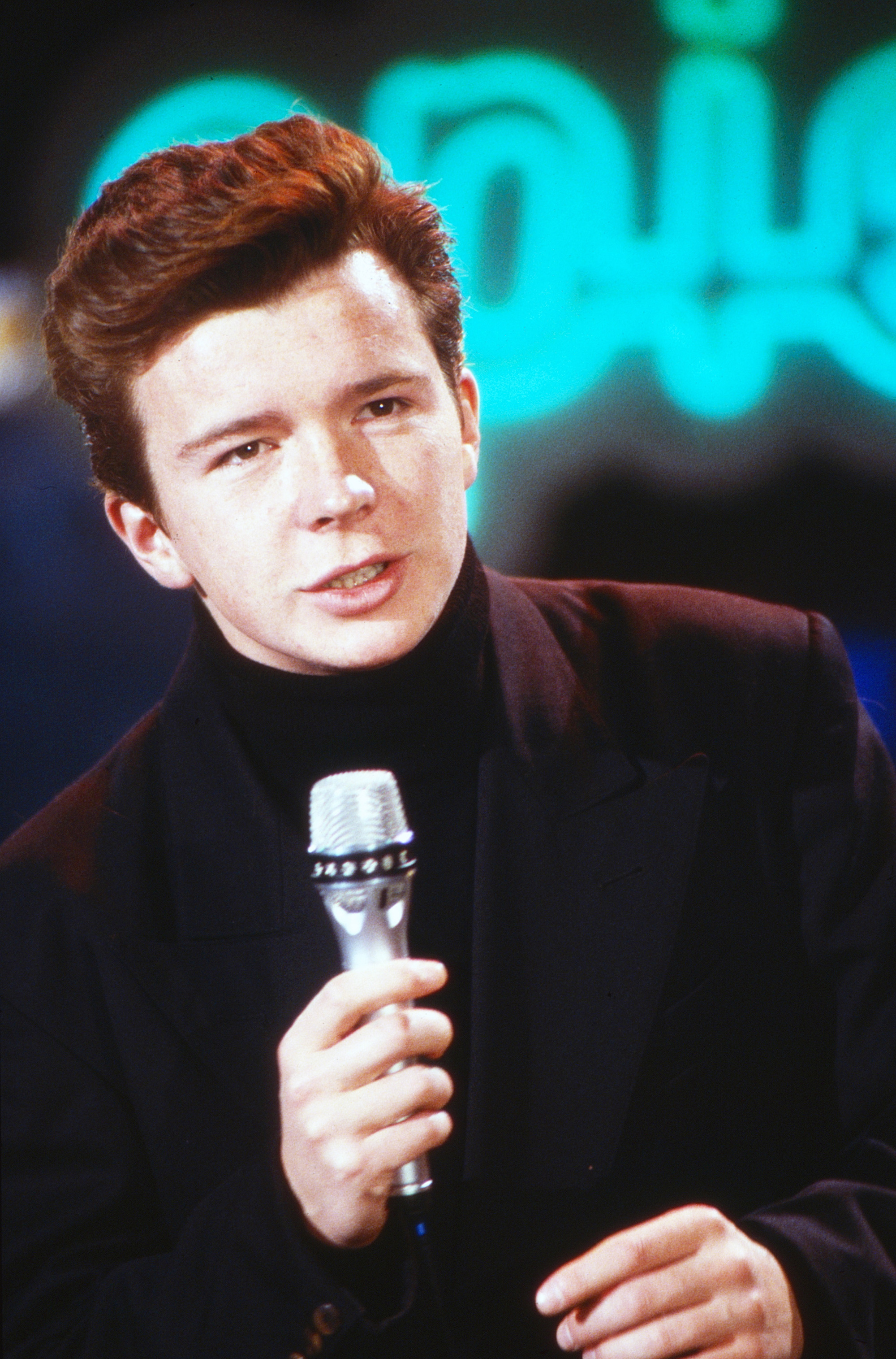 Rick Astley, First time getting Rickrolled, Internet prank history, Memorable surprise, 2000x3040 HD Handy
