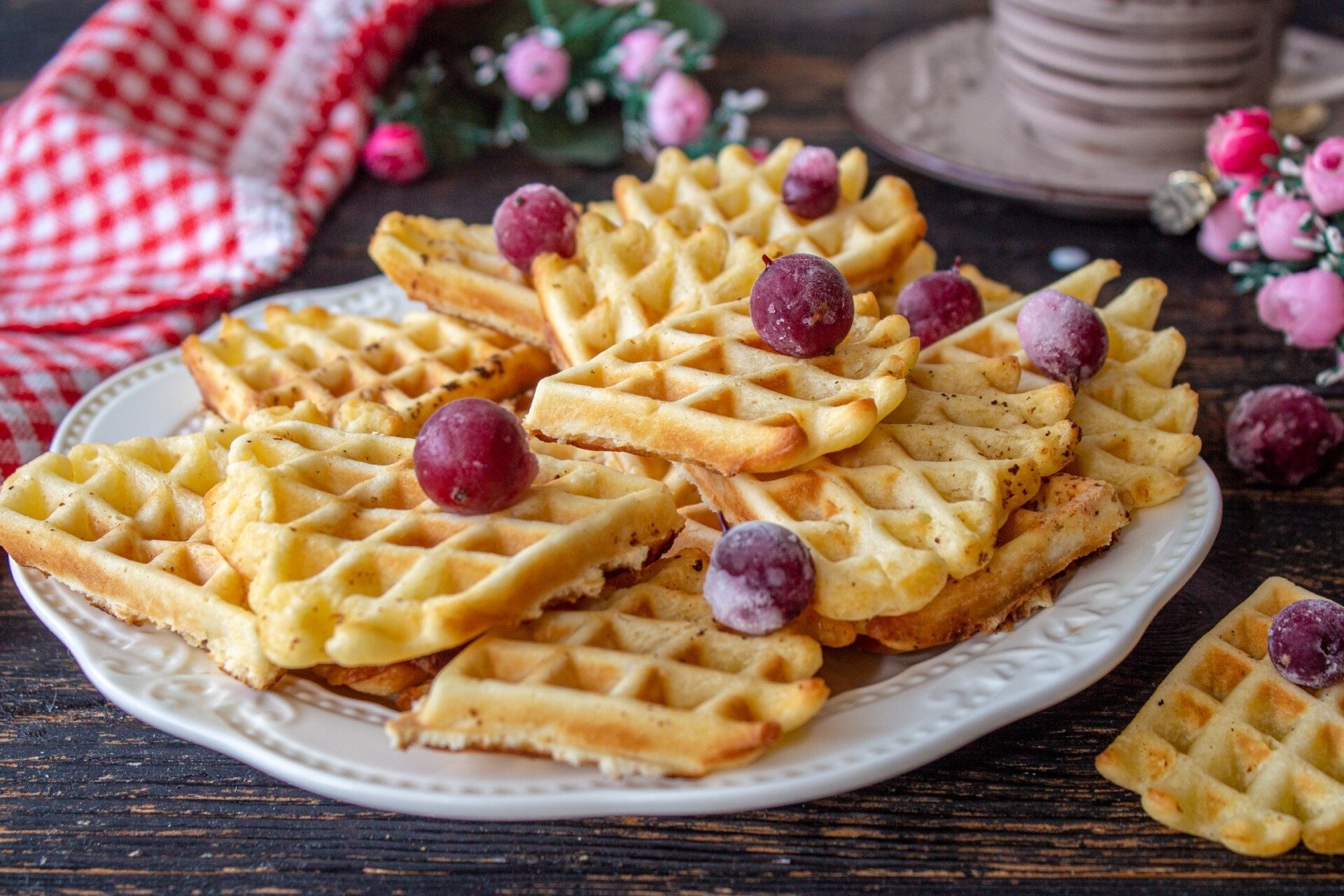 Waffle: Dish, Leavened batter, poured between two hot, patterned plates. 1920x1280 HD Background.