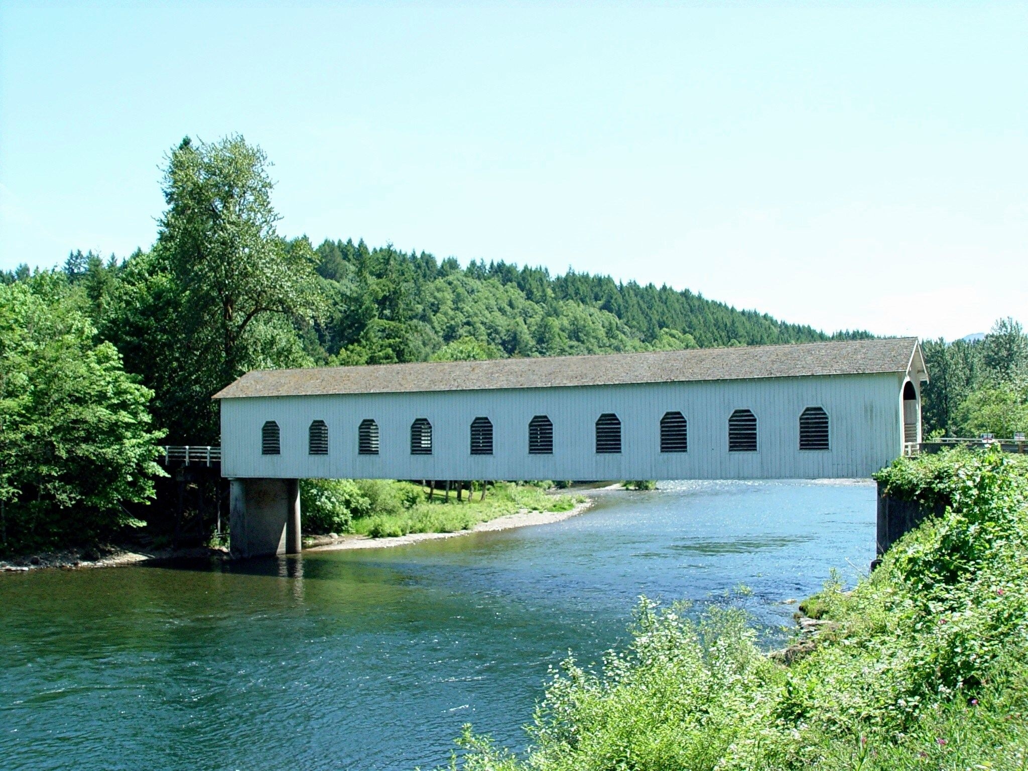 Mackenzie River, Oregon, Goodpasture covered bridge, Rustic charm, 2050x1540 HD Desktop