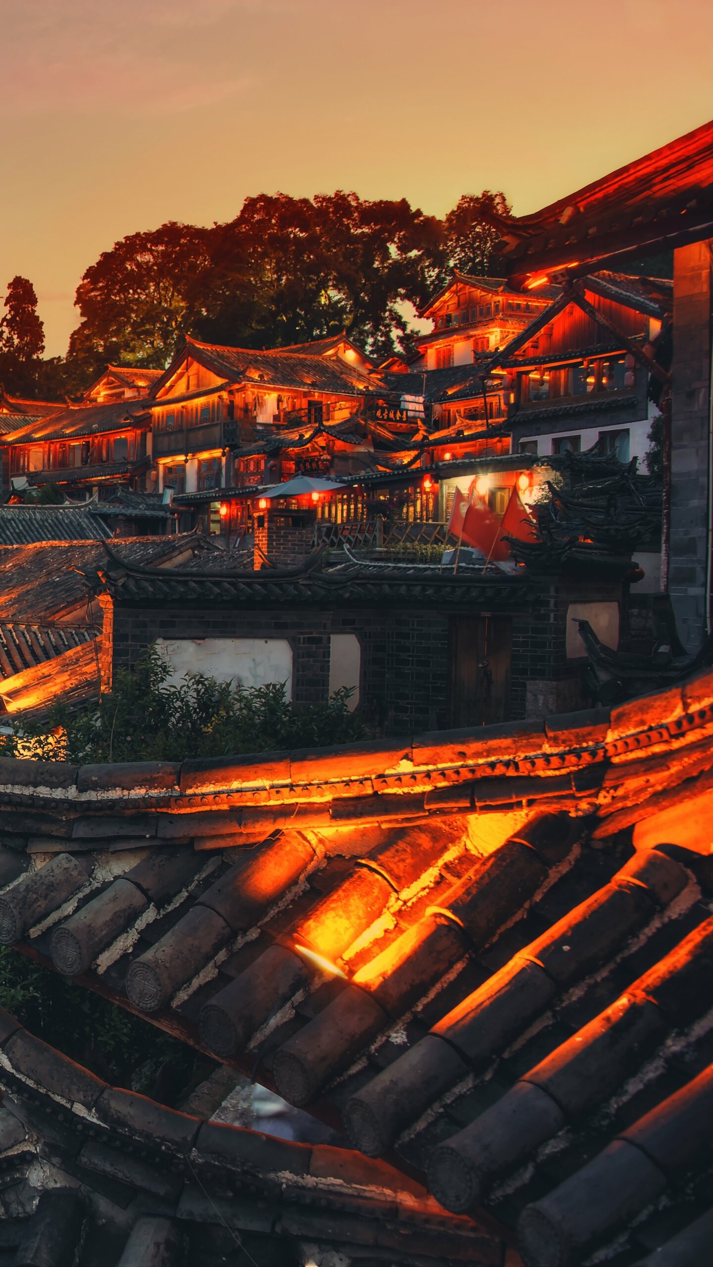 China: Lijiang, Famous for its UNESCO Heritage Site, the Old Town of Lijiang. 1440x2560 HD Background.