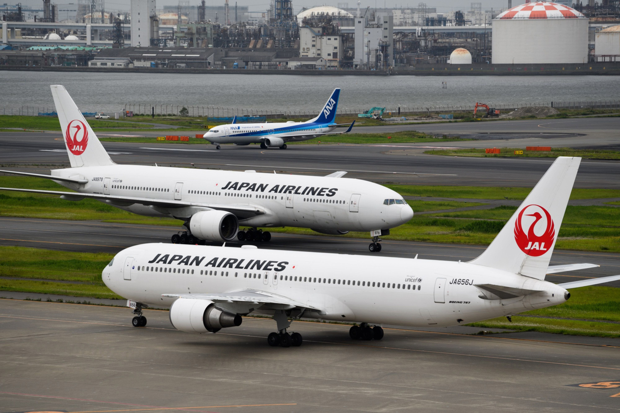Japan Airlines, Bankruptcy and bailout, Government criticisms, Japan Times article, 2000x1340 HD Desktop
